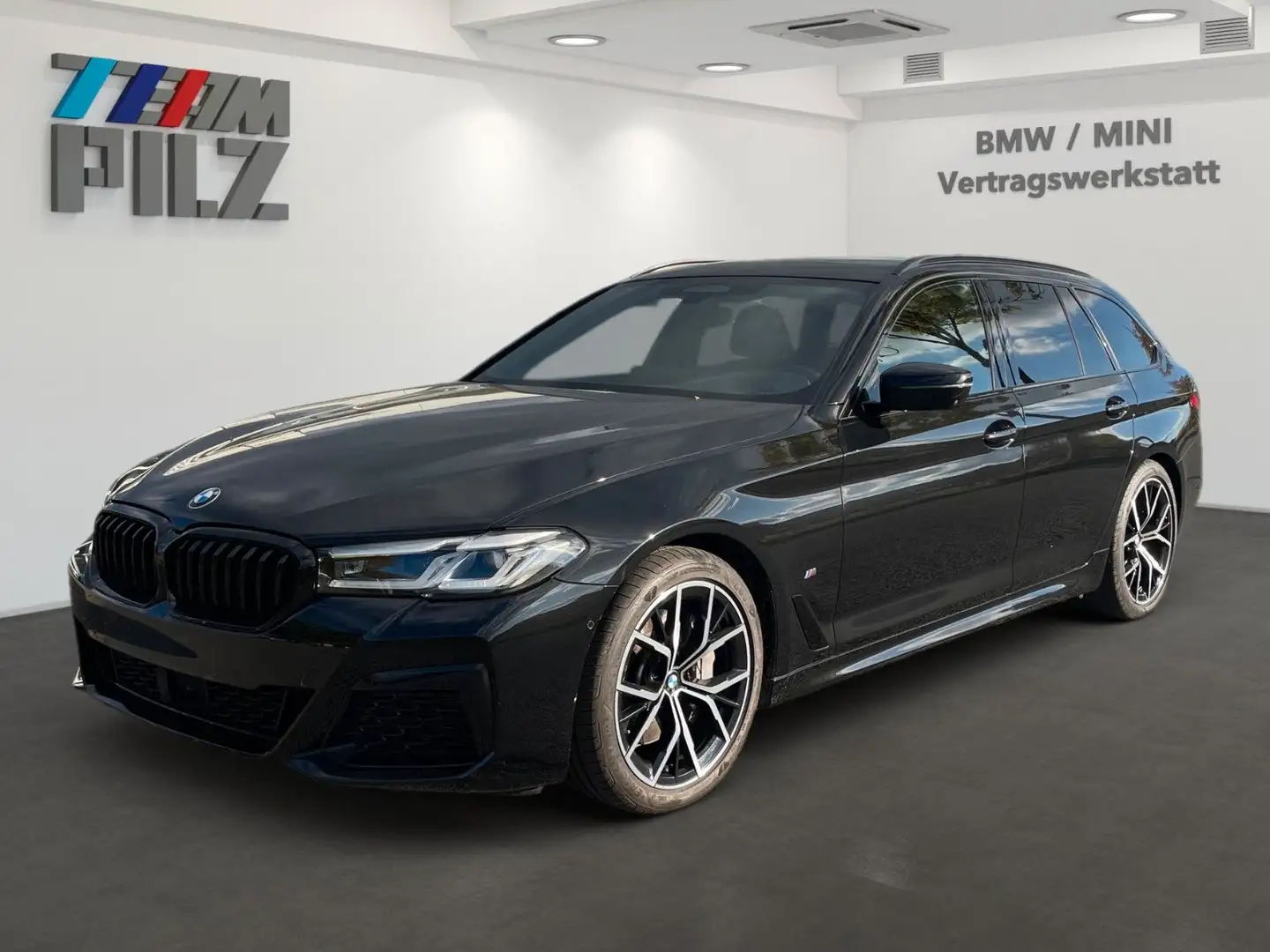 BMW 540 i M-Sport Panorama StHzg AHK HUD 360° + BSI Schwarz - 1