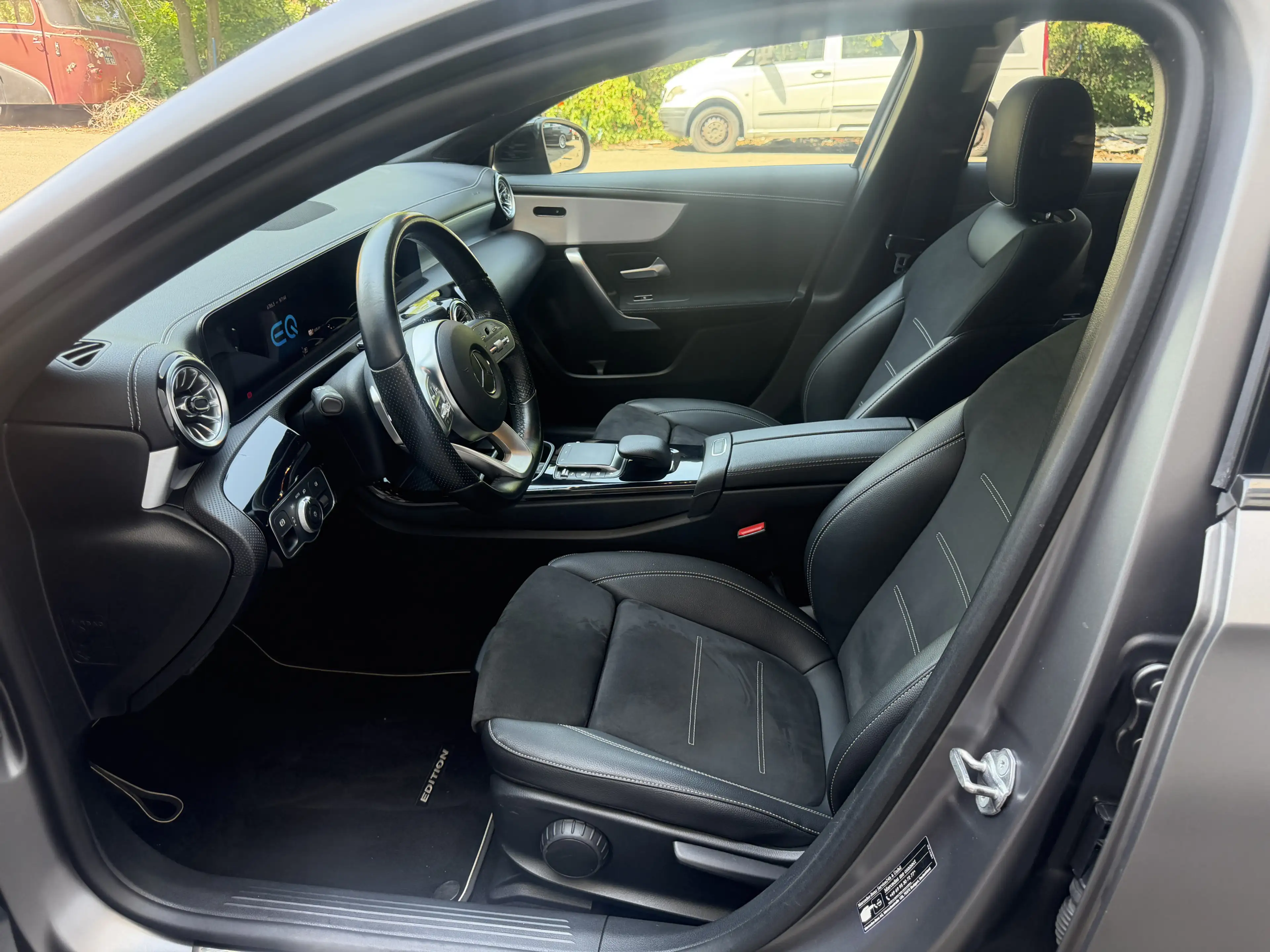 Mercedes-Benz A 250 Limo AMG Night LED MBUX Pano Ambiente 360° — photo 13