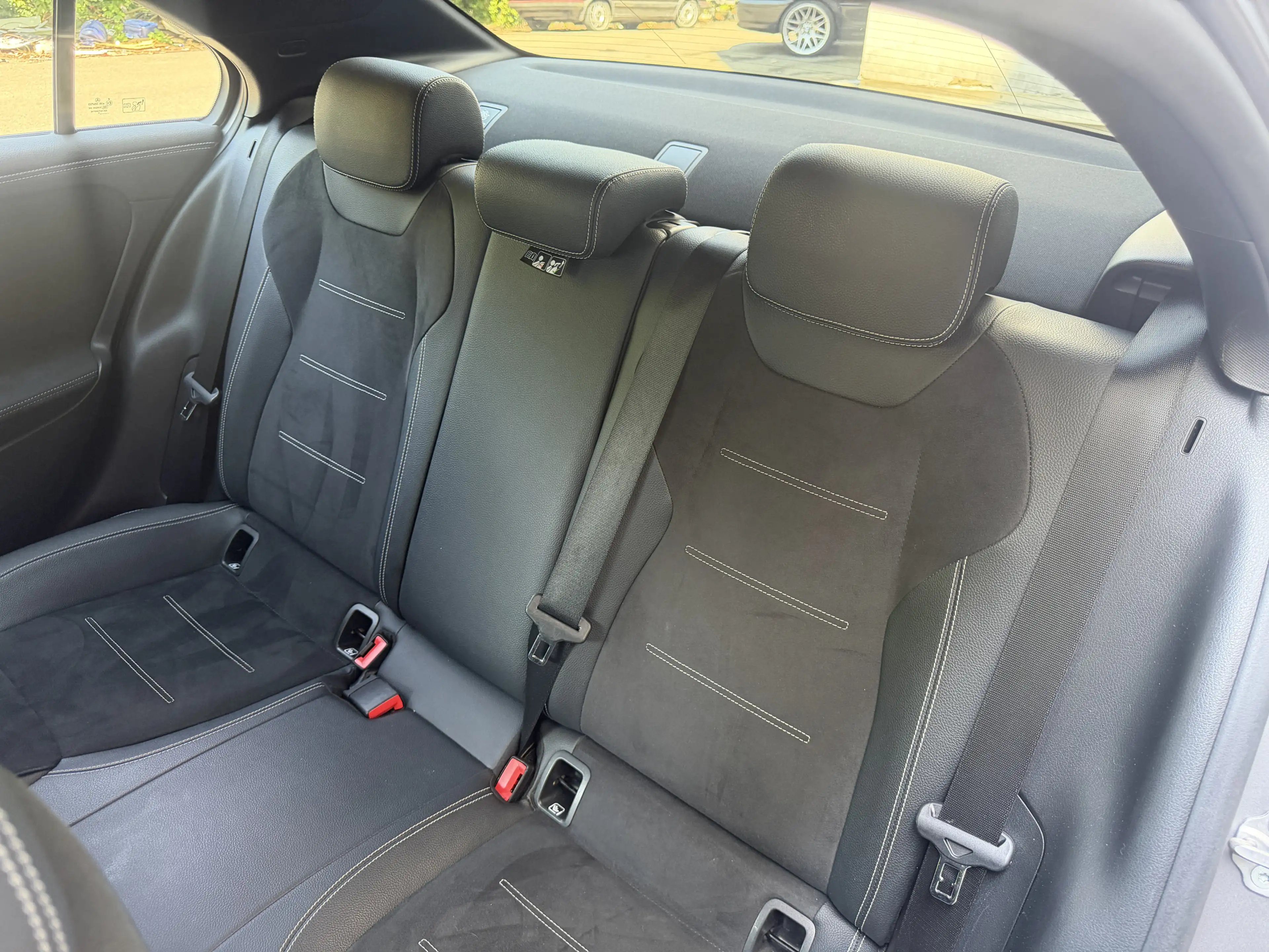 Mercedes-Benz A 250 Limo AMG Night LED MBUX Pano Ambiente 360° — photo 15
