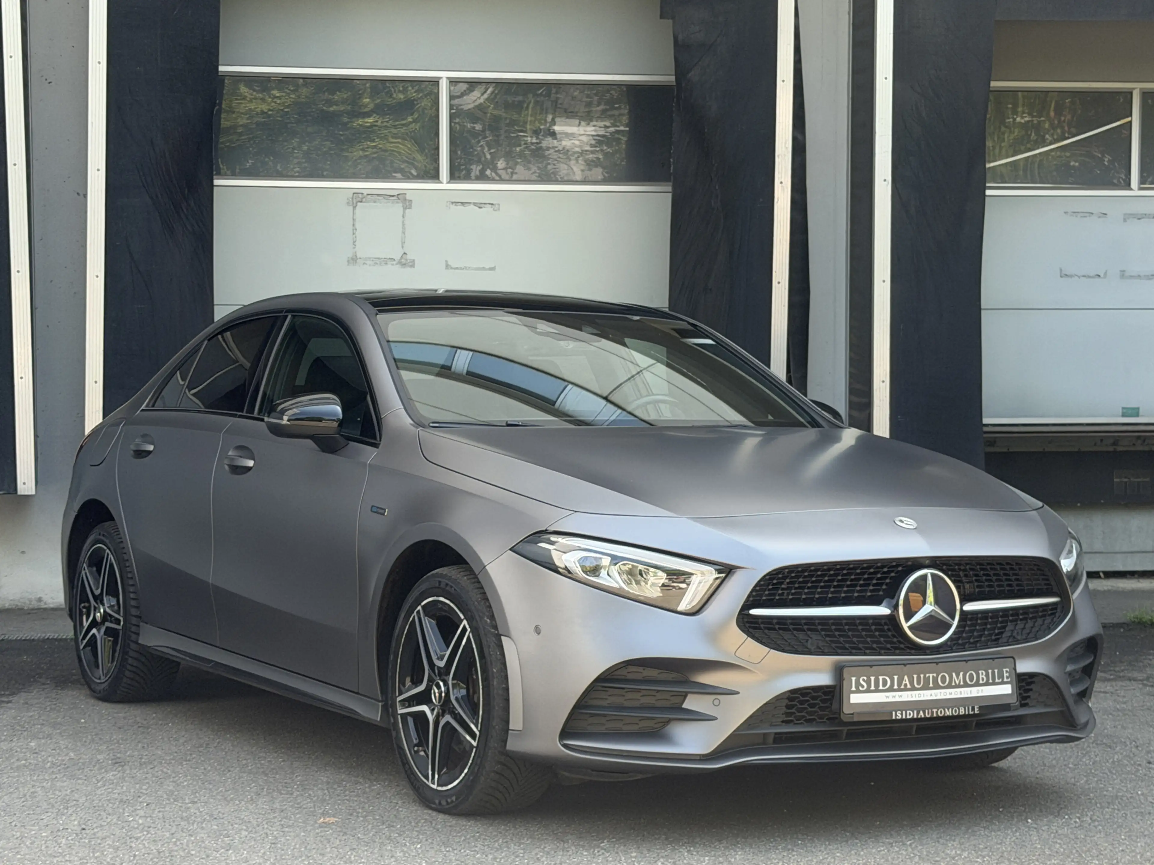 Mercedes-Benz A 250 Limo AMG Night LED MBUX Pano Ambiente 360° — photo 9