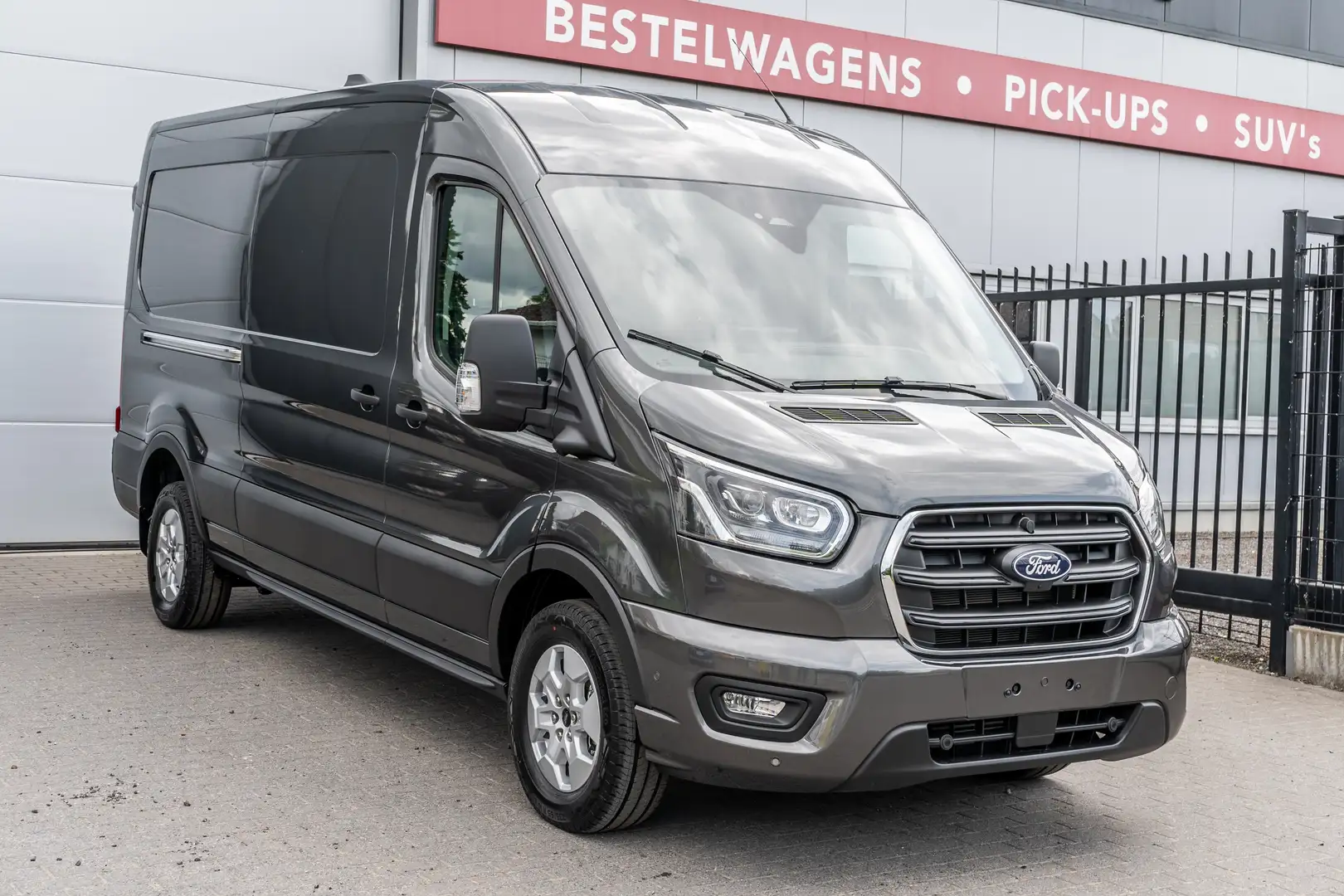 Ford Transit 2.0TDCi Limited L3H2 Automaat - Trekhaak - 38700ex Argent - 1