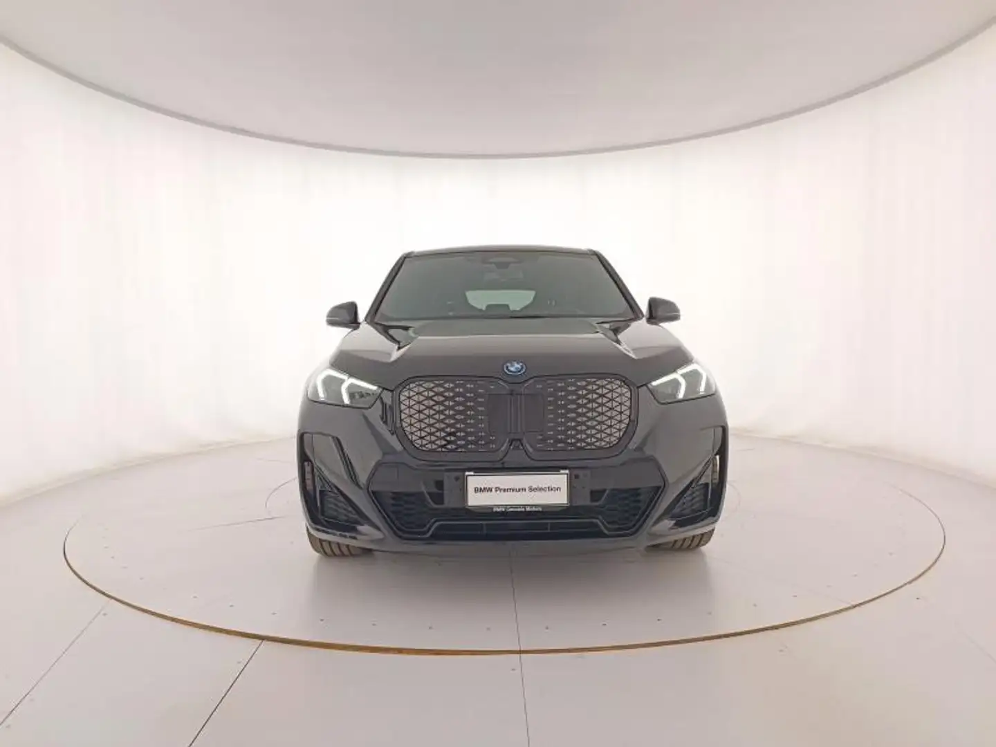 BMW iX1 30 xdrive Msport Nero - 2