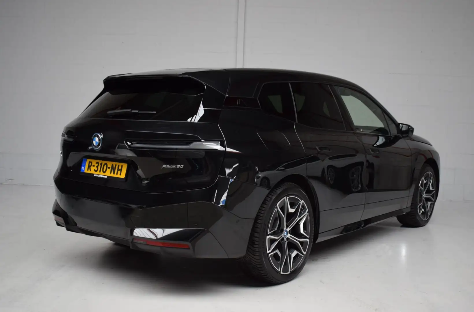 BMW iX XDrive50 High Executive 112 kWh SPORT / LUCHTVERIN Negro - 2