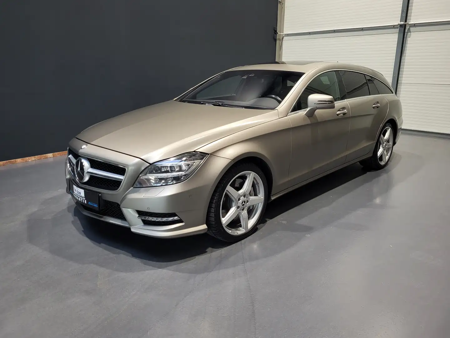 Mercedes-Benz CLS 500 ShootingBrake 4Matic AMG *TOP Ausstattung* Gris - 1