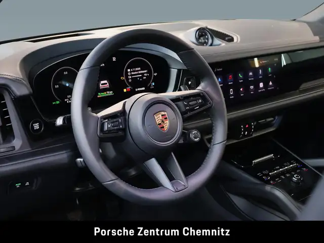 Porsche Cayenne view 11