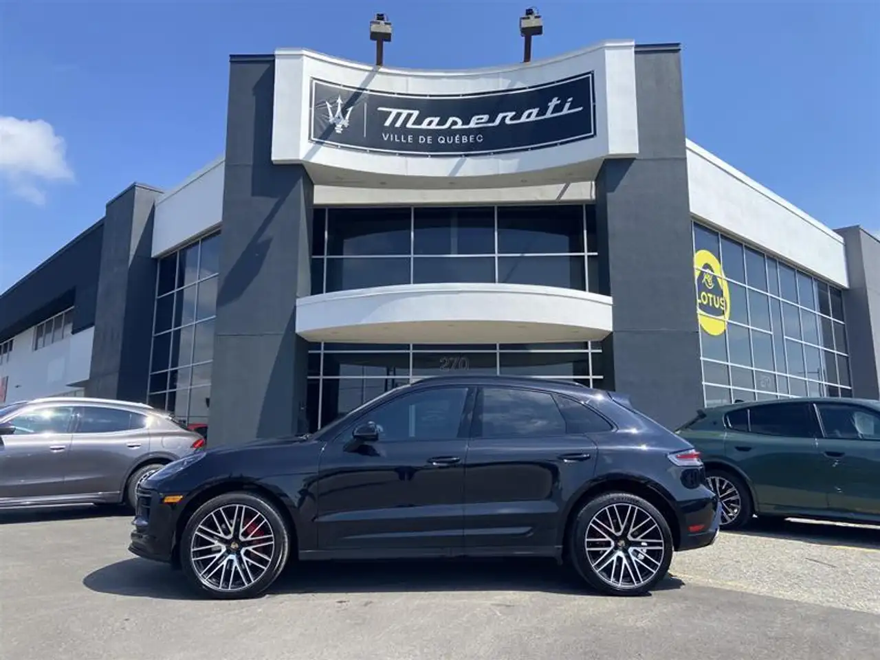 Porsche Macan photo Porsche Macan