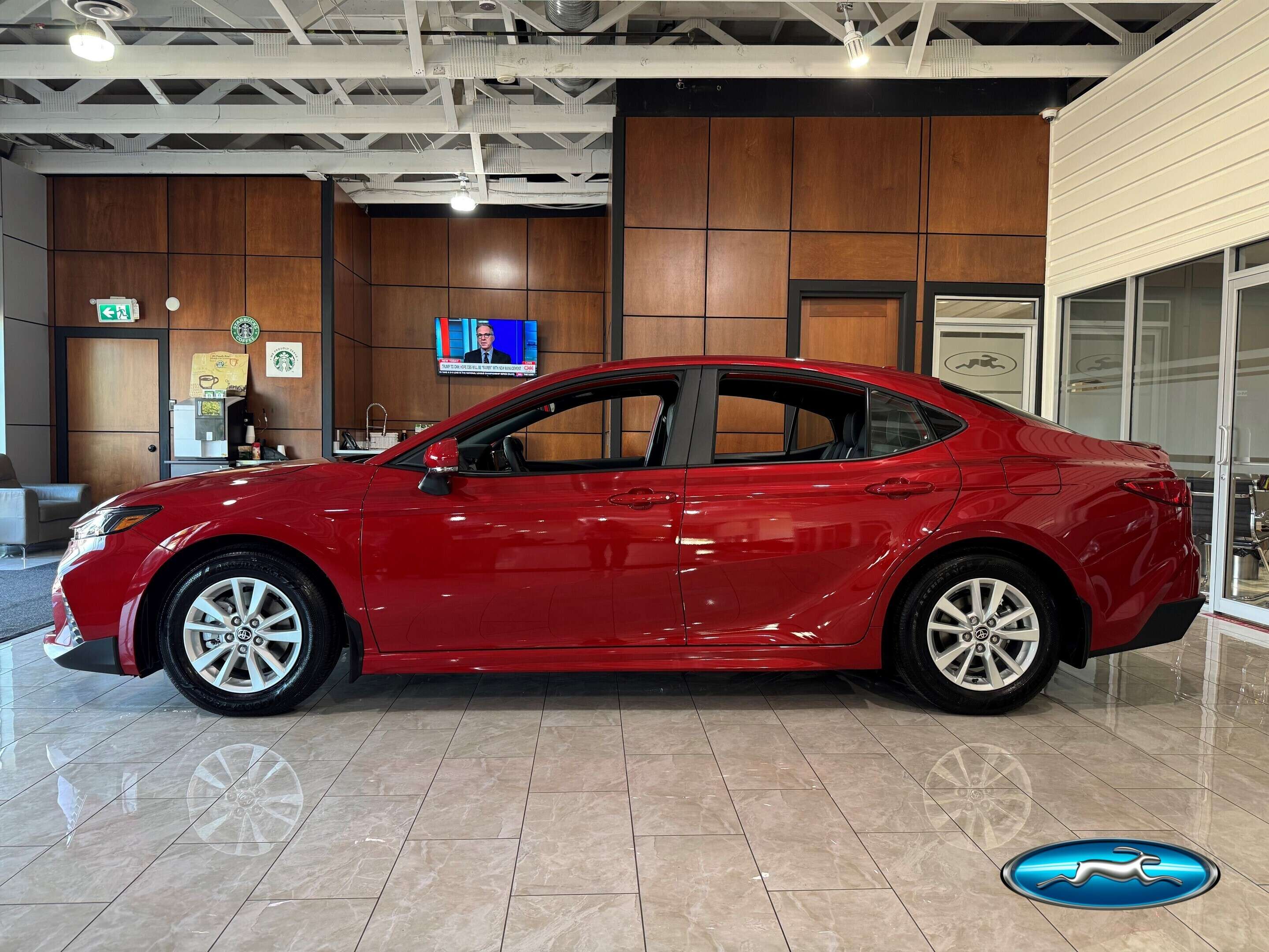 2025 Toyota Camry SE FWD