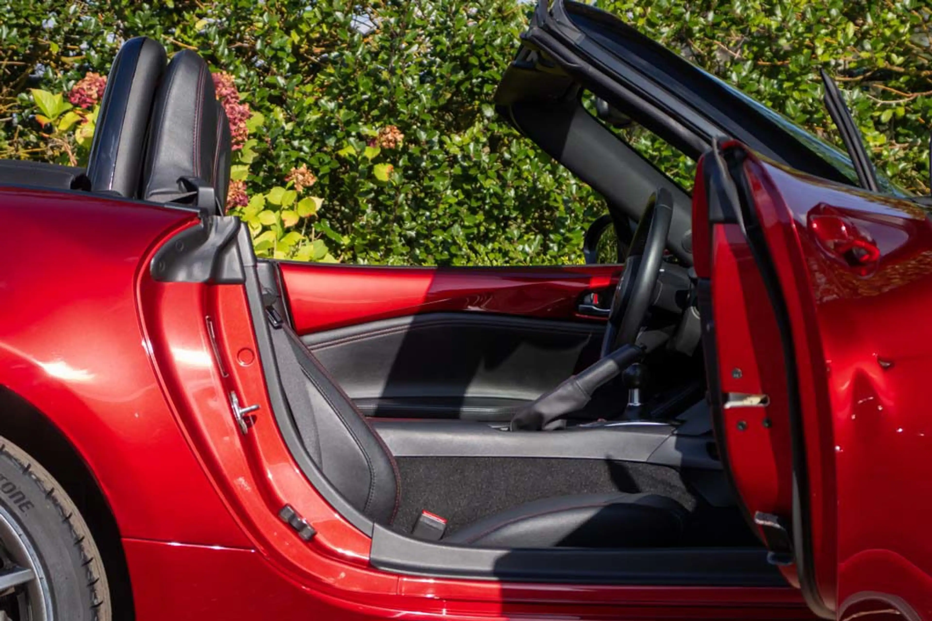 Mazda MX-5 ND 2.0l SkyActiv-G 184 TS+ Soul Red Crystal Metall — photo 14