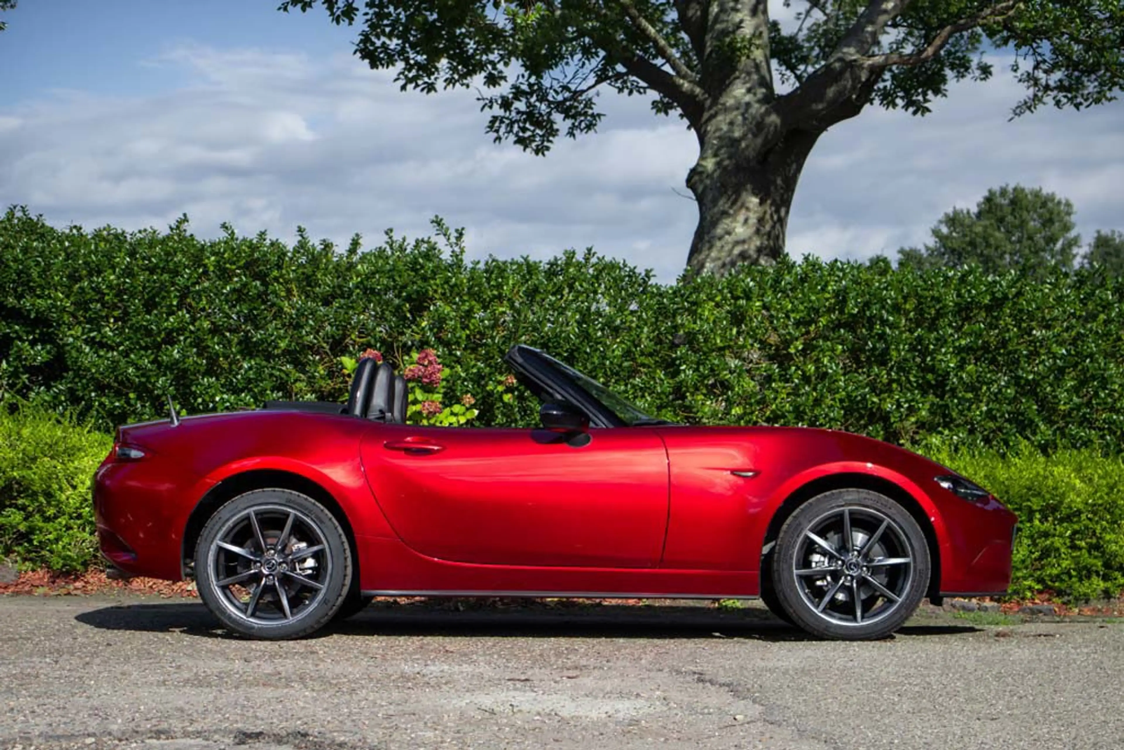 Mazda MX-5 ND 2.0l SkyActiv-G 184 TS+ Soul Red Crystal Metall — photo 3