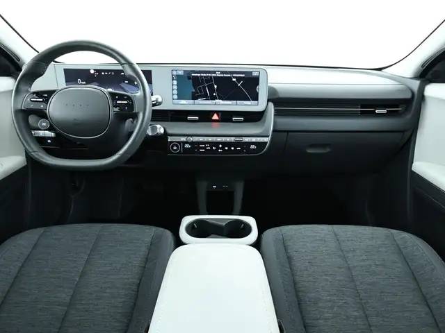 Hyundai Ioniq 5 view 9