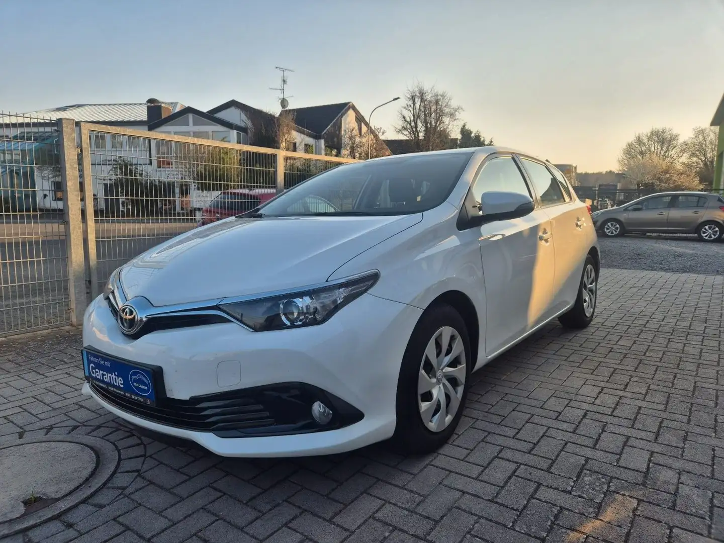 Toyota Auris Cool  TÜV-Neu/ Service-Neu Weiß - 1