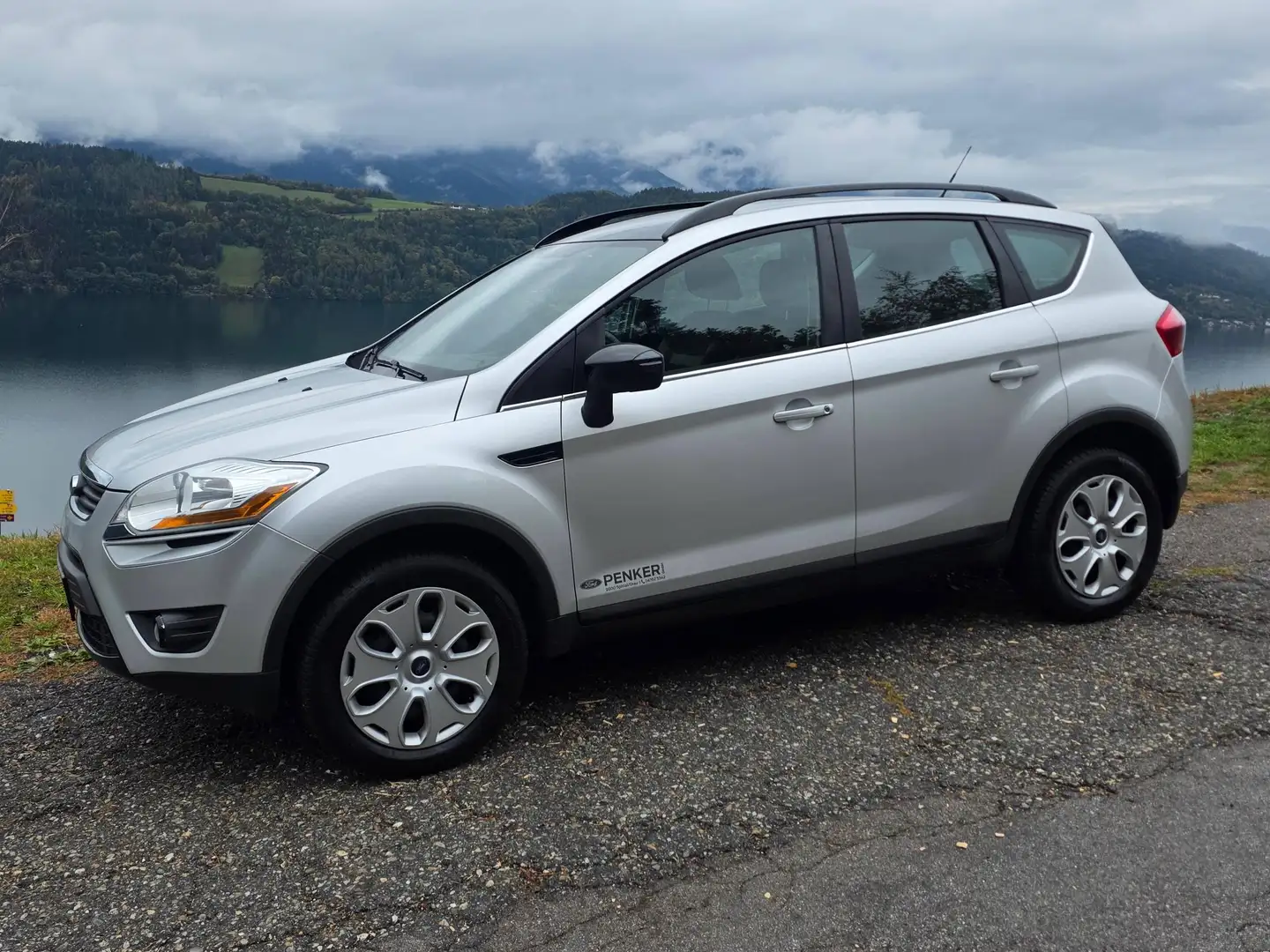 Ford Kuga Kuga 2,0 Trend 4x4 TDCI DPF Trend Silber - 2