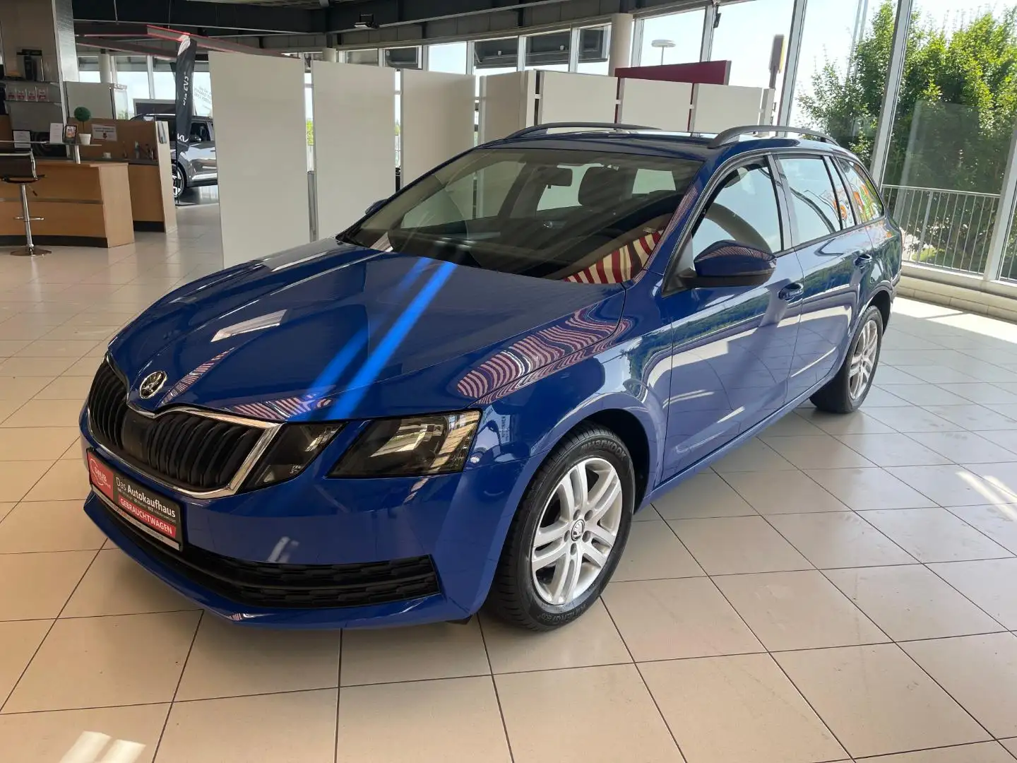 Skoda Octavia 1.6 TDI Active Klima Alu Touchscreen BC Blau - 1