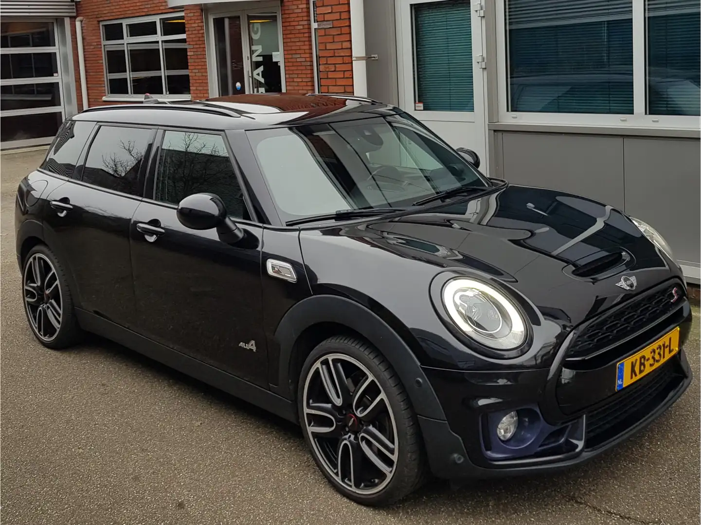 MINI Cooper S Clubman ALL4 2.0 Aut JCW Leder Pano Led Noir - 1