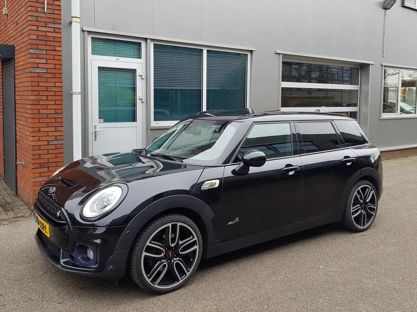 MINI Cooper S Clubman ALL4 2.0 Aut JCW Leder Pano Led Noir - 2