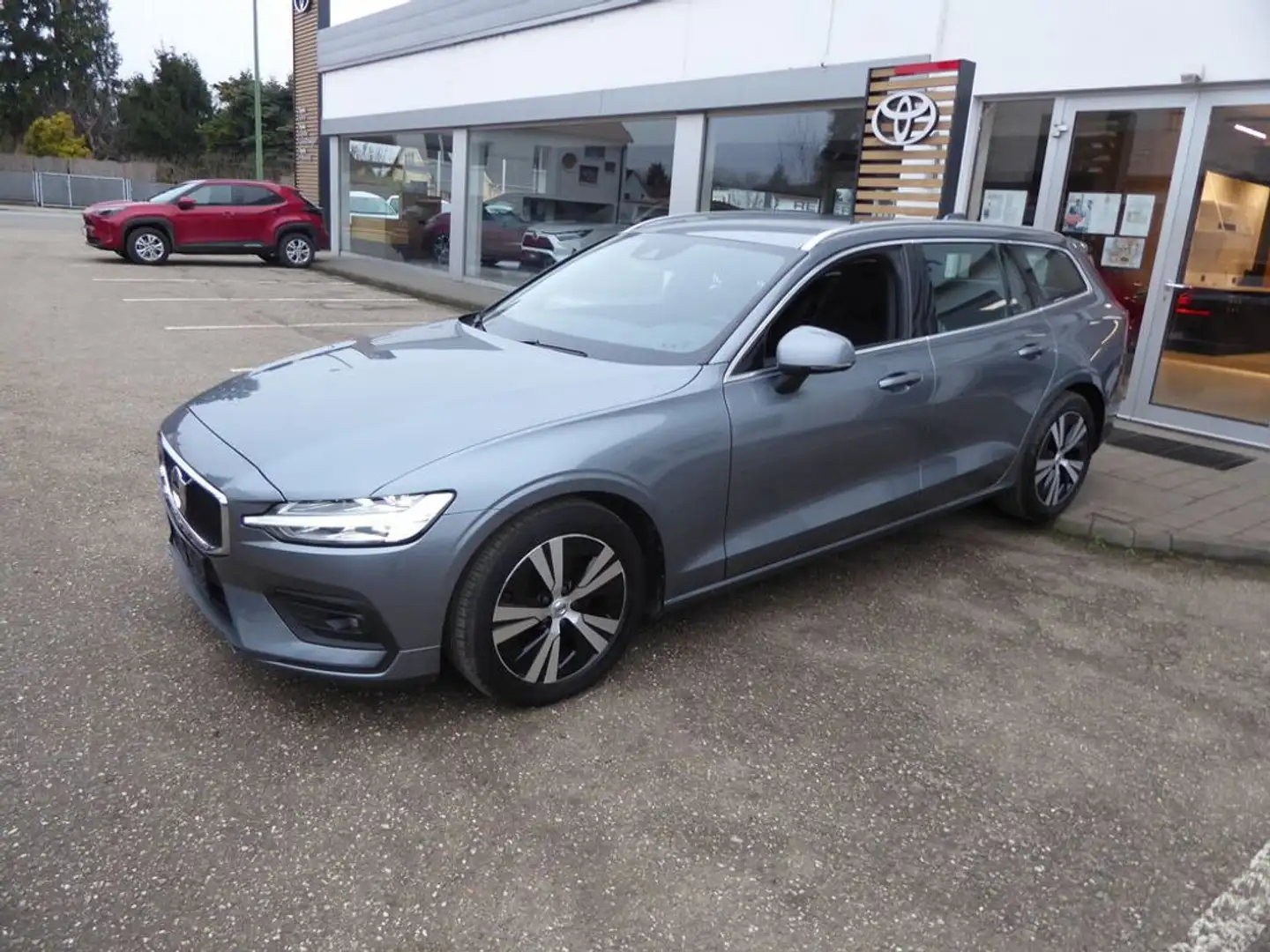 Volvo V60 D3 *LED*LEDER*SHZ* Grau - 2