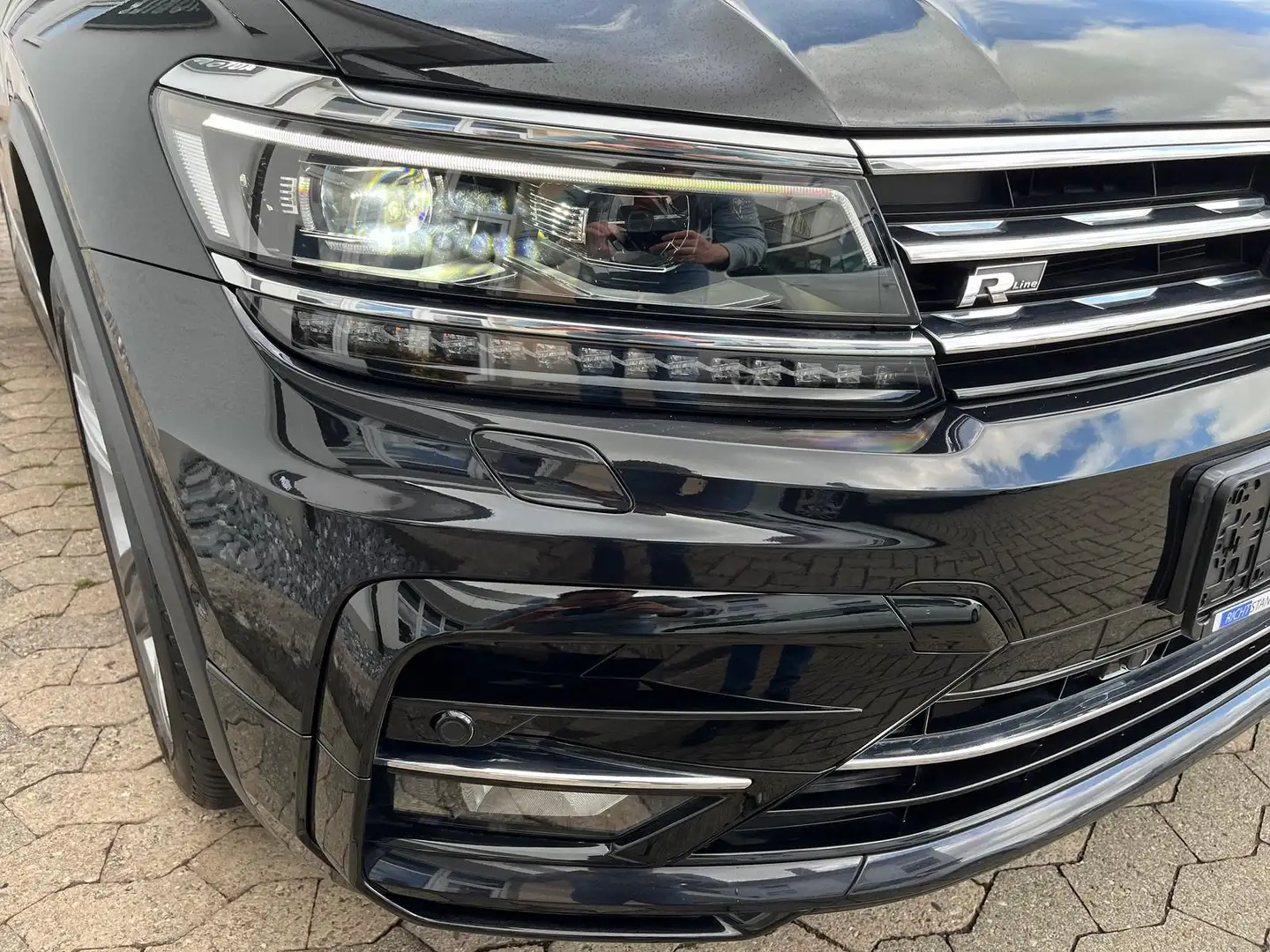 Volkswagen Tiguan R-Line 2.0TSI DSG 4x4 LED KAMERA PANO AHK Schwarz - 2