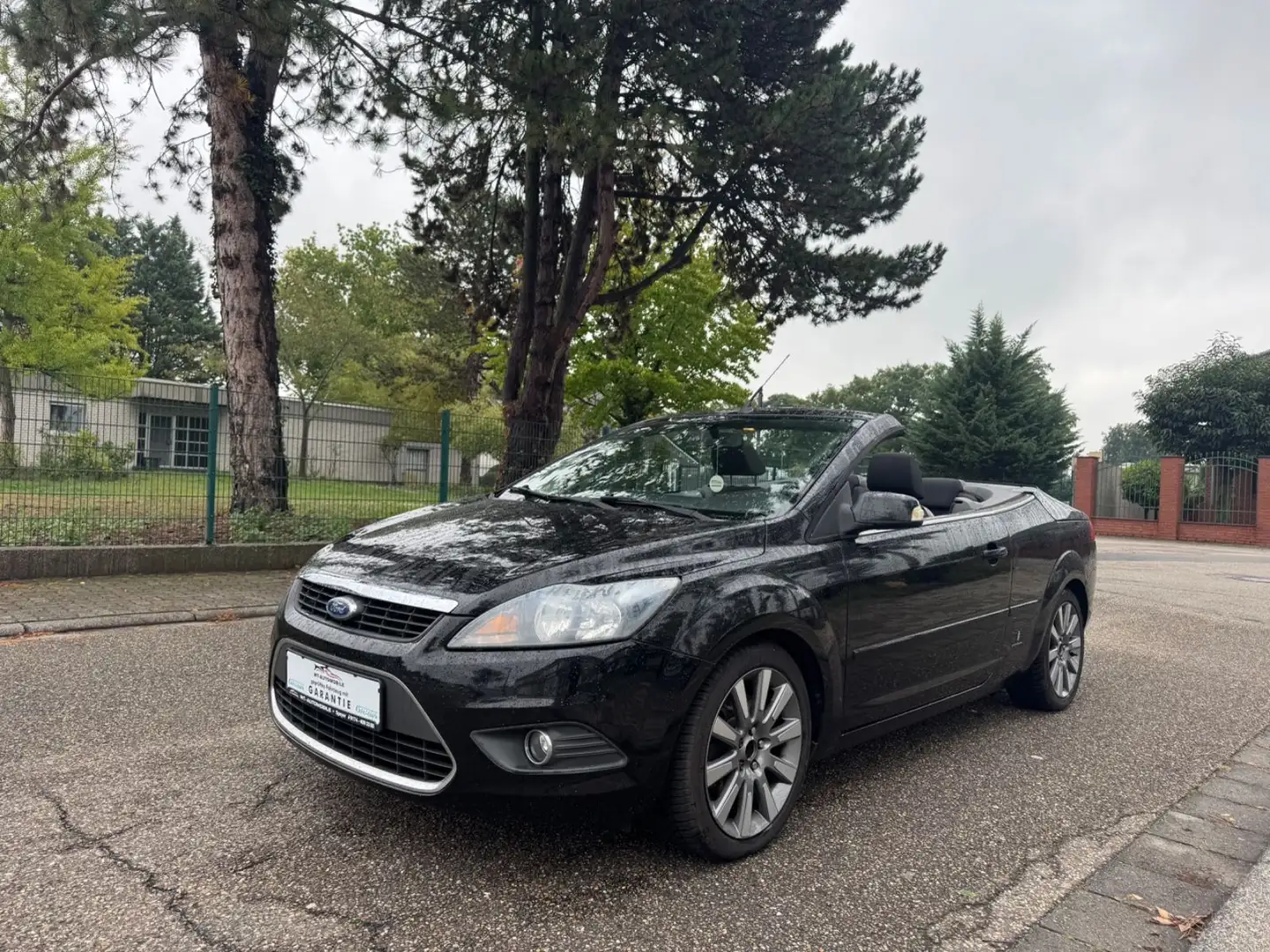 Ford Focus Cabrio Black Magic TÜV NEU Garantie Schwarz - 2