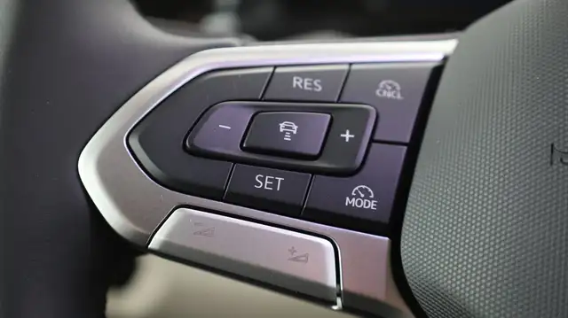 Volkswagen T7 Multivan VW T7 Multivan Business ÜH eHybrid 180 kW 4M Ansicht 26