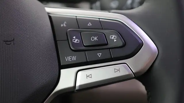 Volkswagen T7 Multivan VW T7 Multivan Business ÜH eHybrid 180 kW 4M Ansicht 27