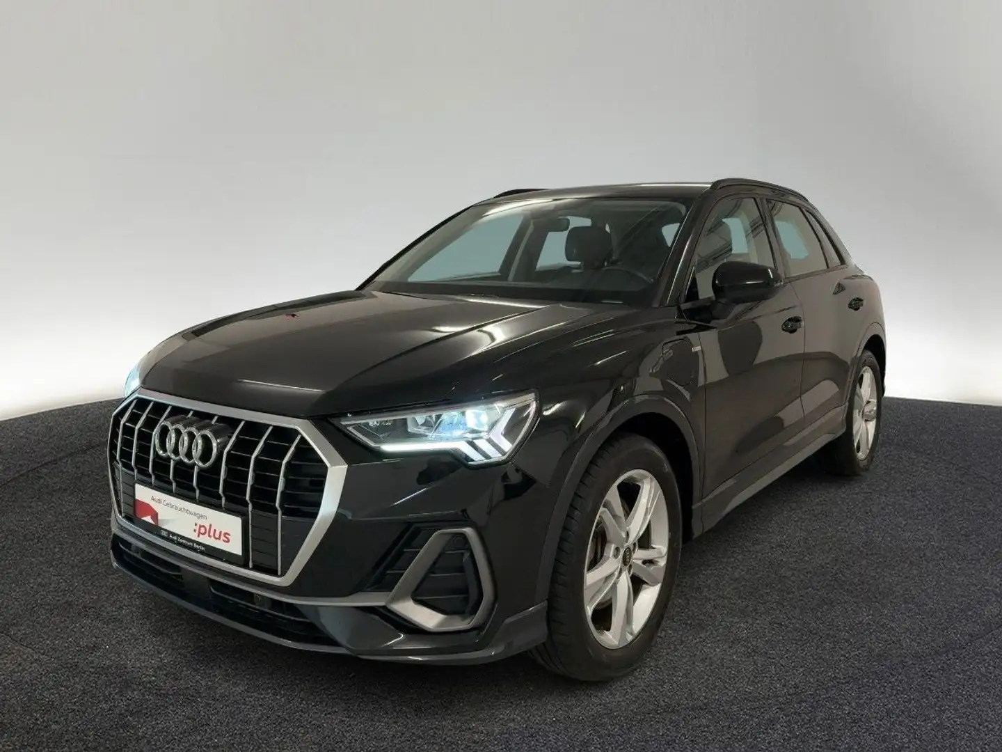 Audi Q3 S line 45 e S tr. AHK LED RFK NAVI Schwarz - 2