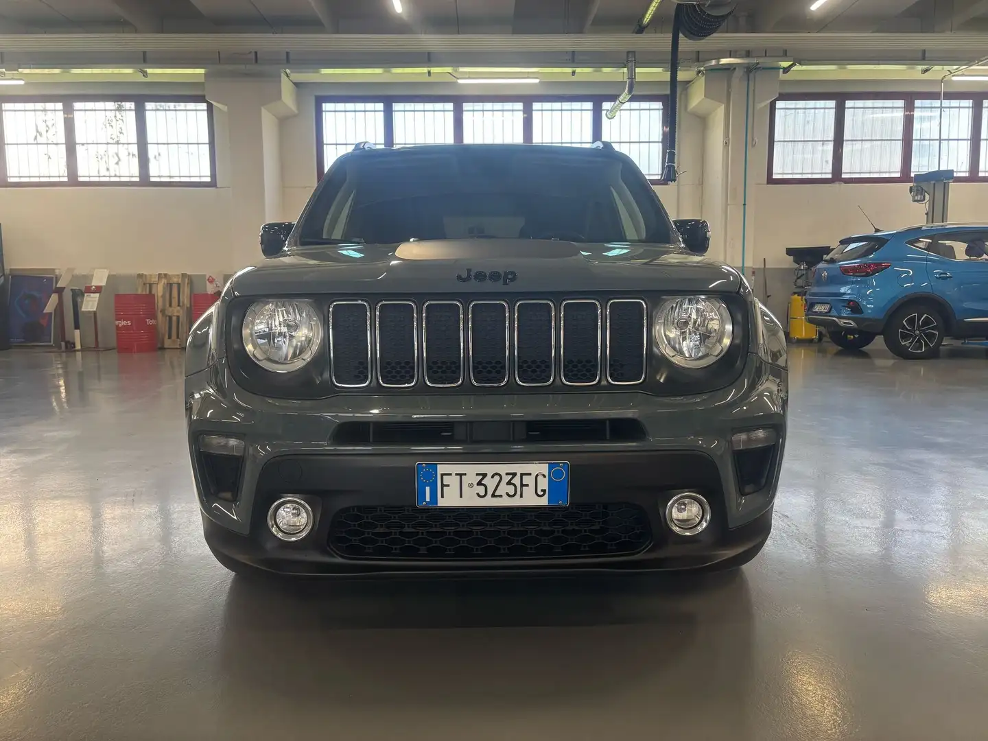 Jeep Renegade 1.0 t3 Longitude 2wd Šedá - 2
