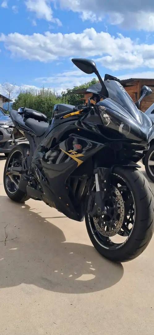 Yamaha YZF-R1 Schwarz - 2