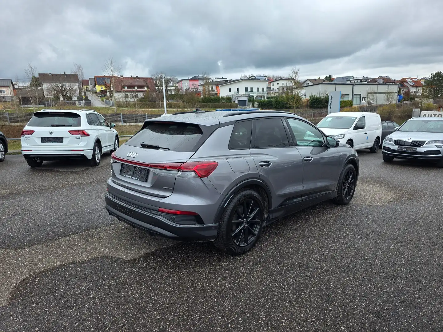 Audi Q4 e-tron Audi Q4 50 e-tron quattro Grau - 2