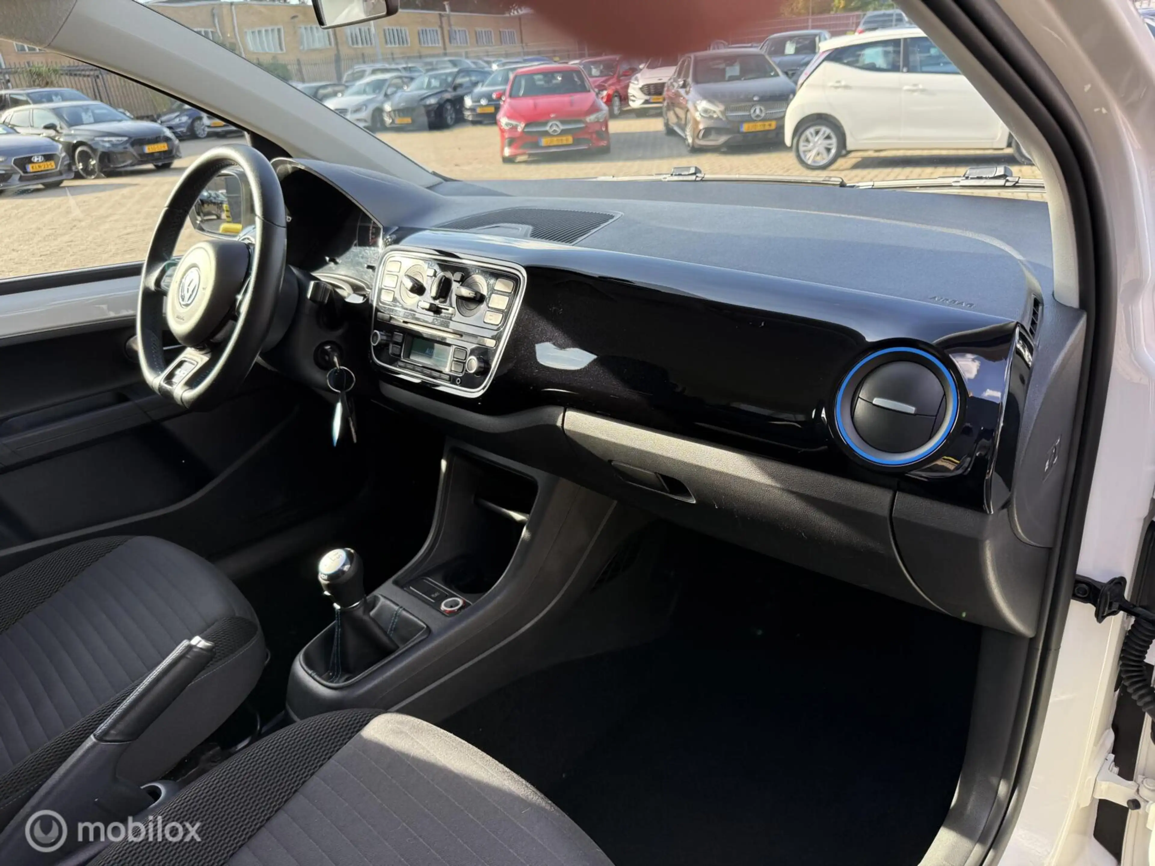Volkswagen up! 1.0 high up! CUP BlueMotion — photo 13