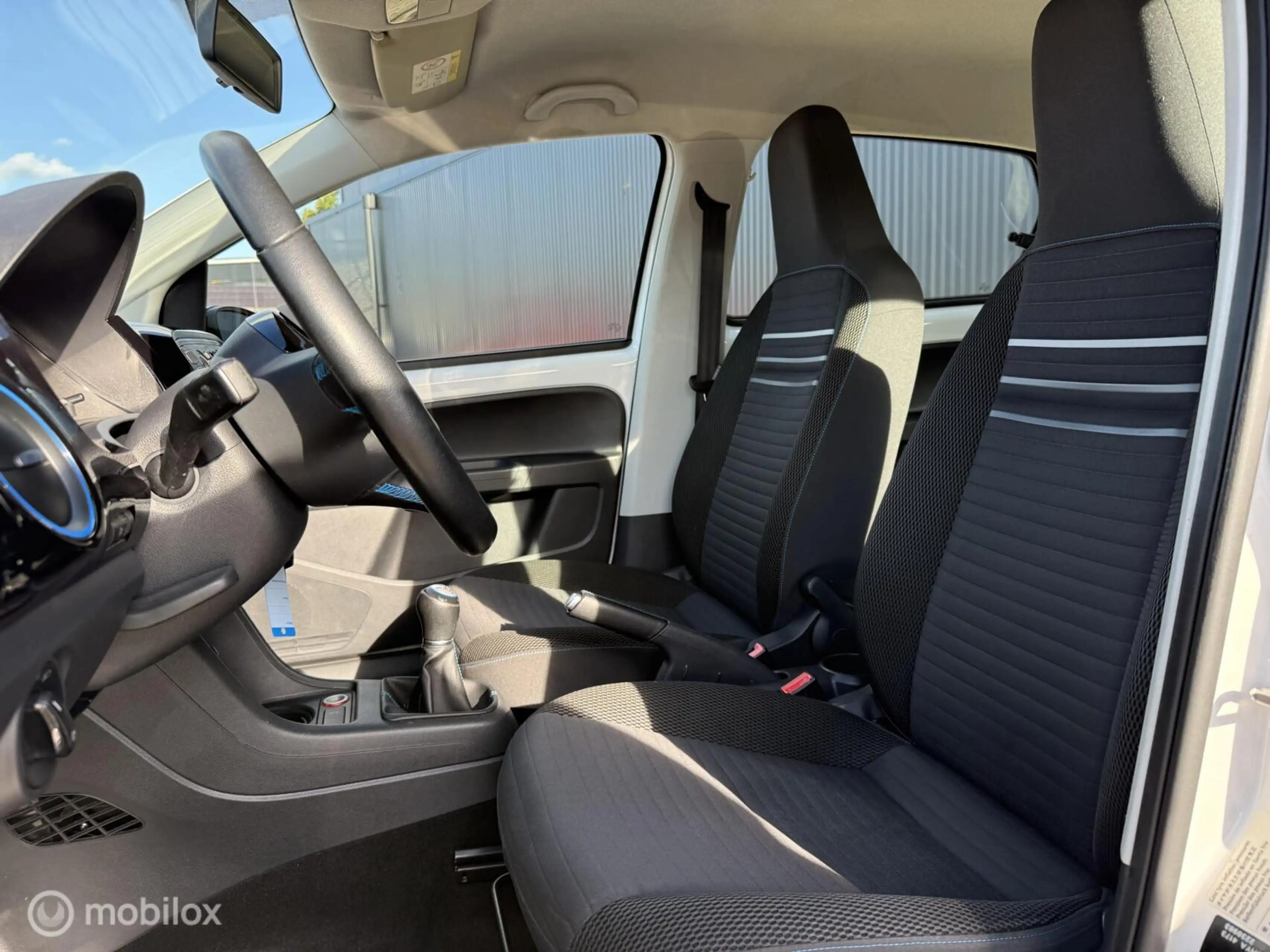 Volkswagen up! 1.0 high up! CUP BlueMotion — photo 4