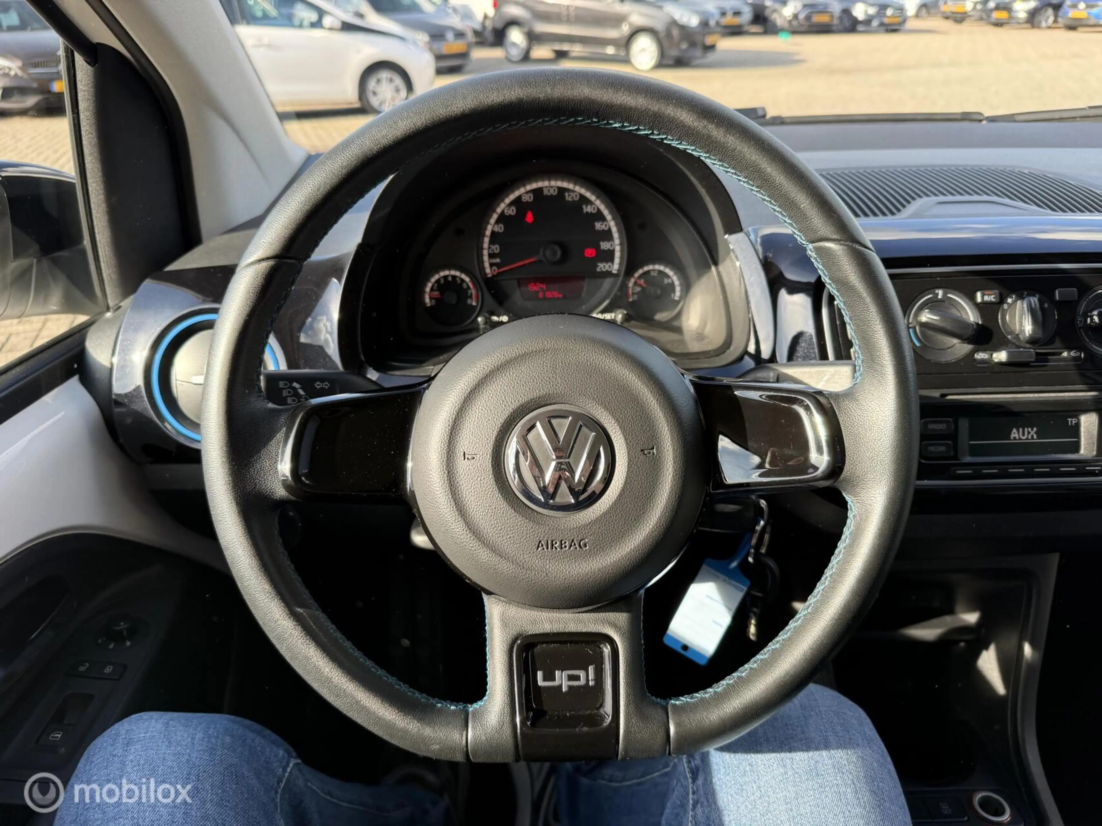 Volkswagen up! 1.0 high up! CUP BlueMotion — photo 12