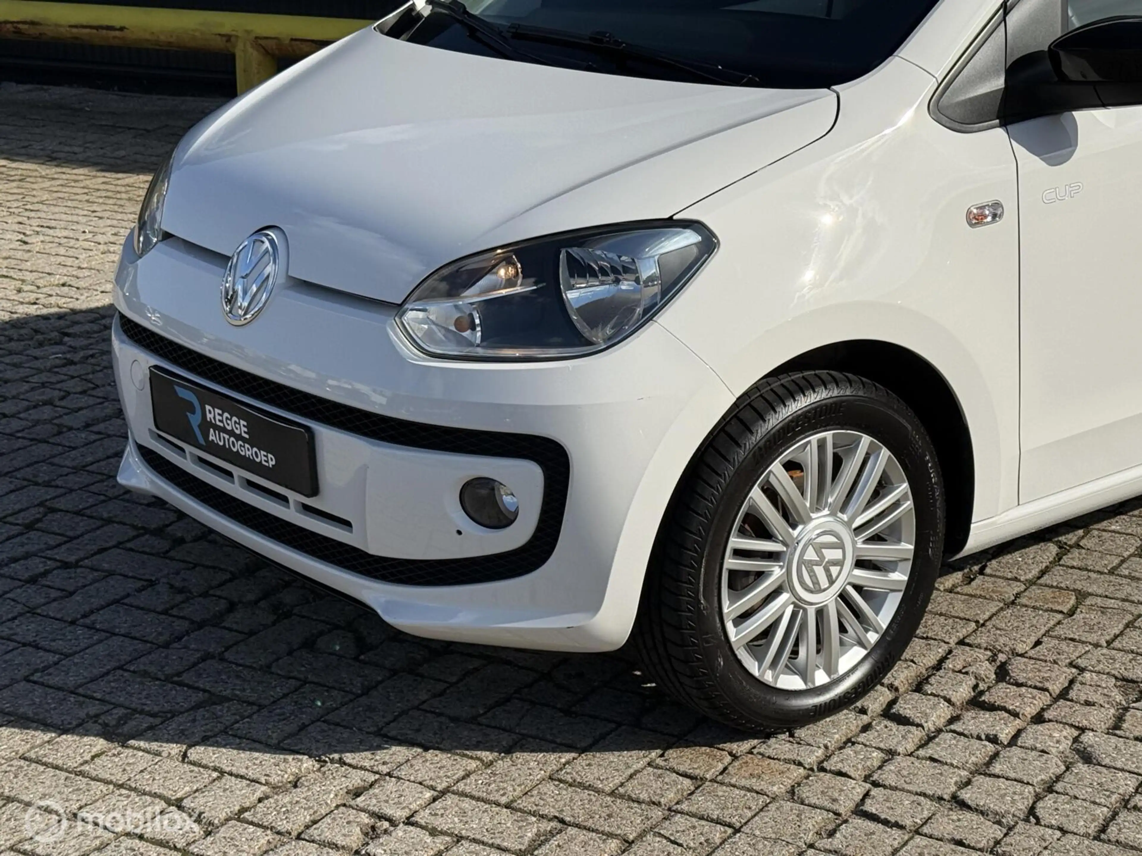 Volkswagen up! 1.0 high up! CUP BlueMotion — photo 6