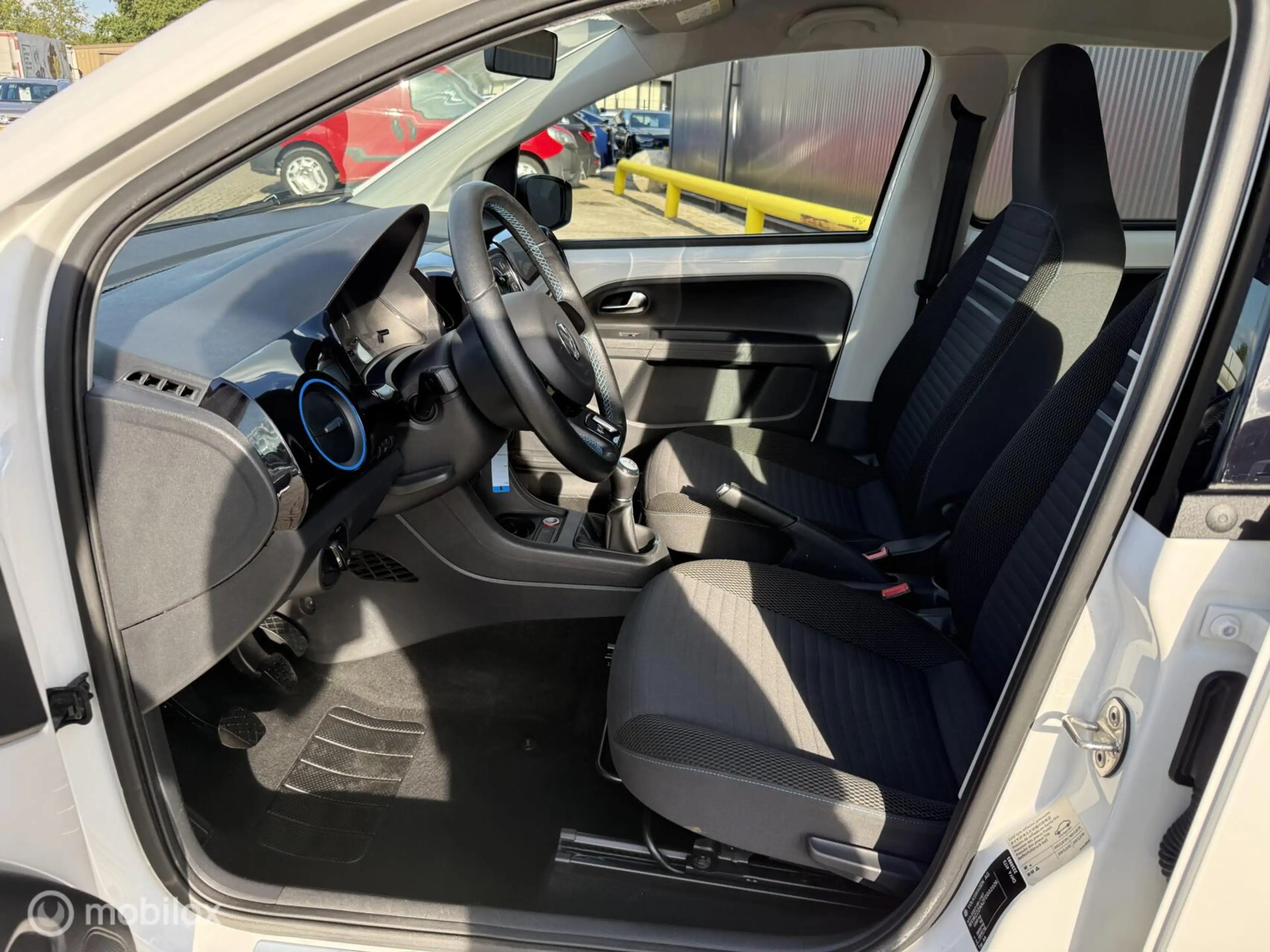 Volkswagen up! 1.0 high up! CUP BlueMotion — photo 10