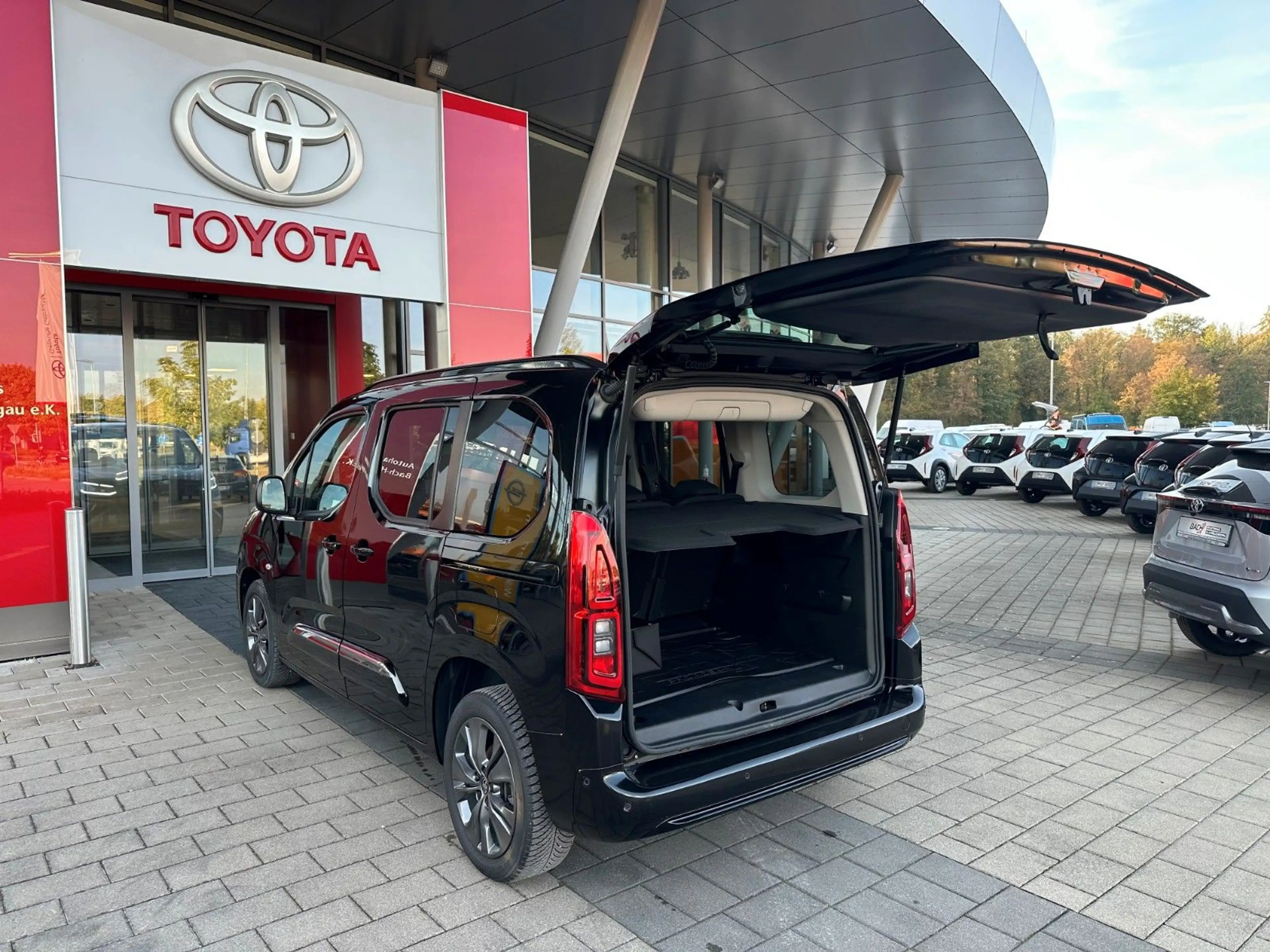 Toyota Proace City Verso L1 Lounge, NAVI, PANO, LED — photo 7