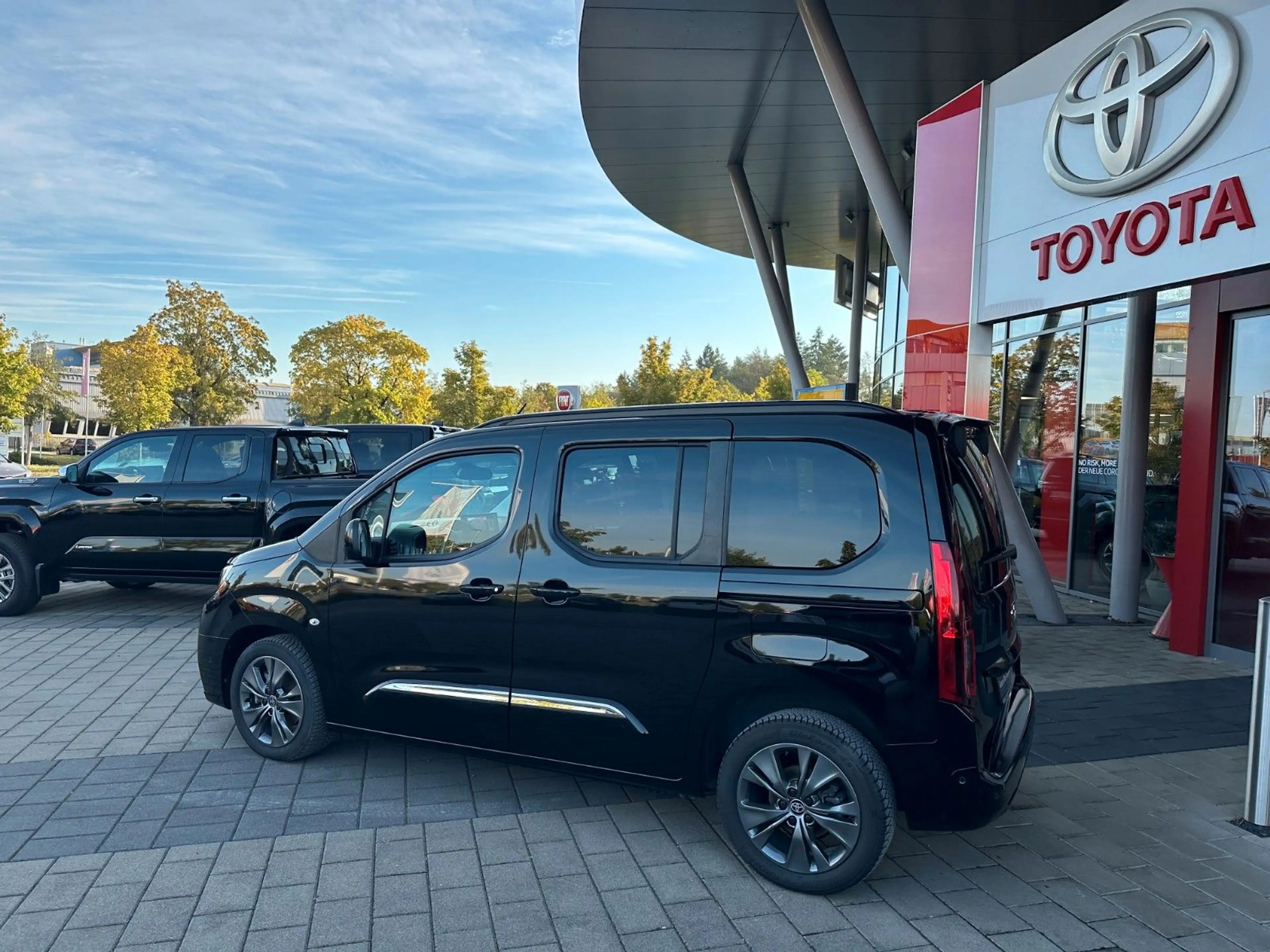 Toyota Proace City Verso L1 Lounge, NAVI, PANO, LED — photo 3