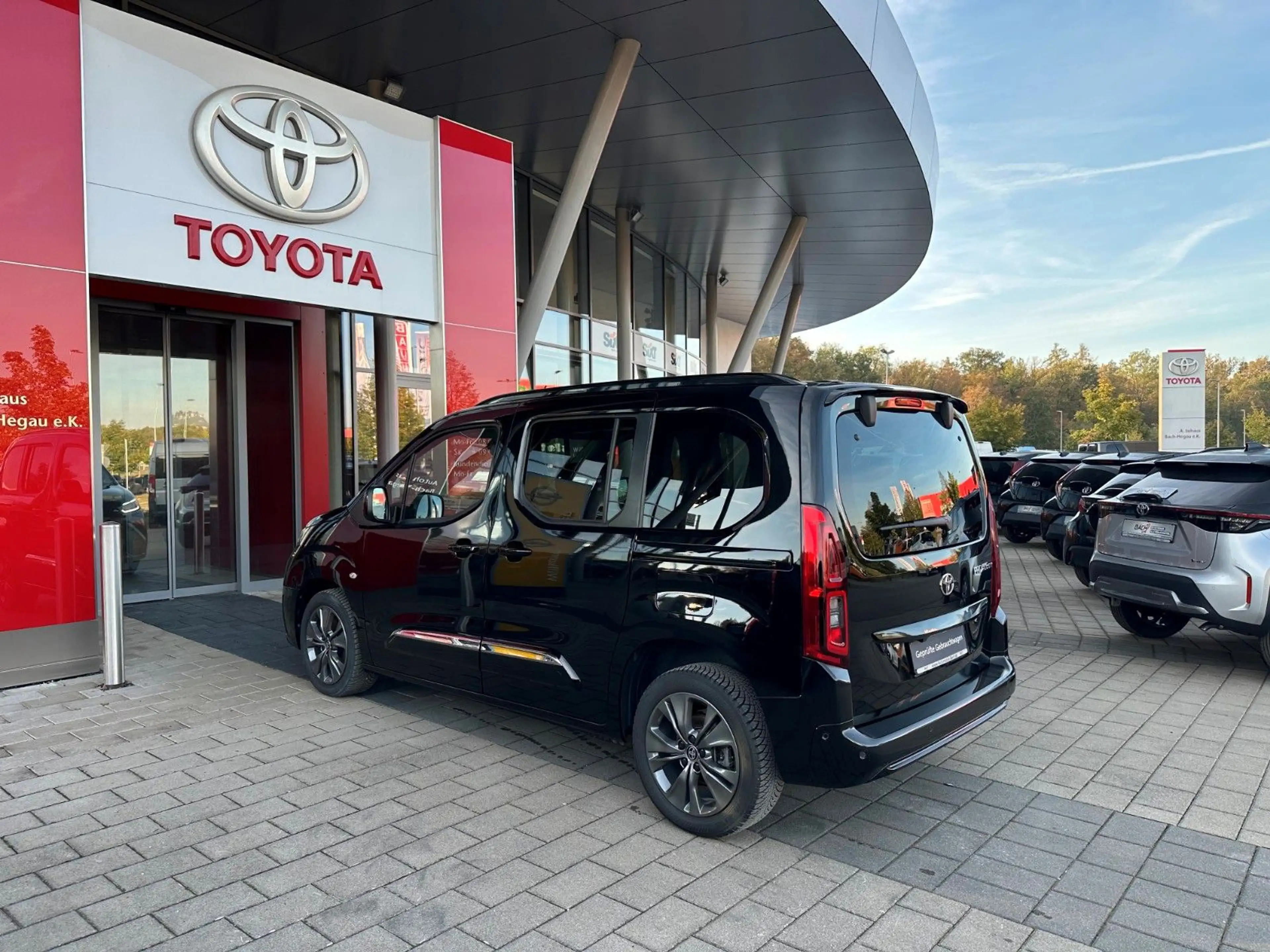 Toyota Proace City Verso L1 Lounge, NAVI, PANO, LED — photo 6