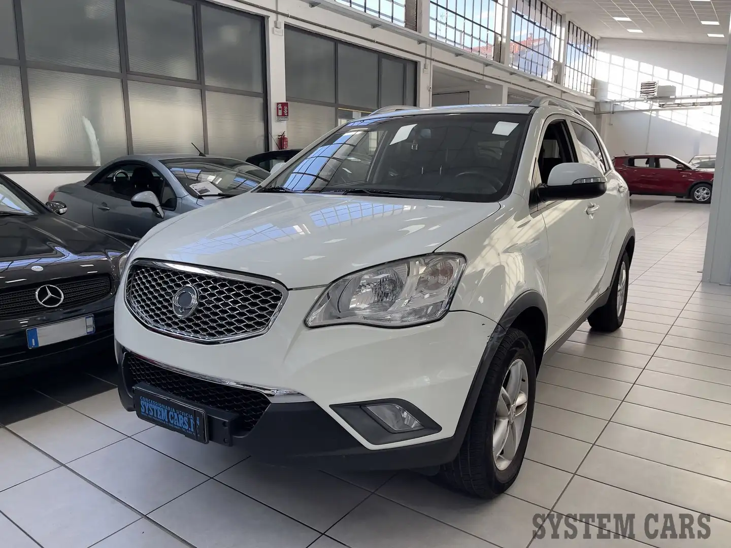 SsangYong Korando 2.0 C 2WD 148cv - AUTO NON RICONDIZIONATA Weiß - 1