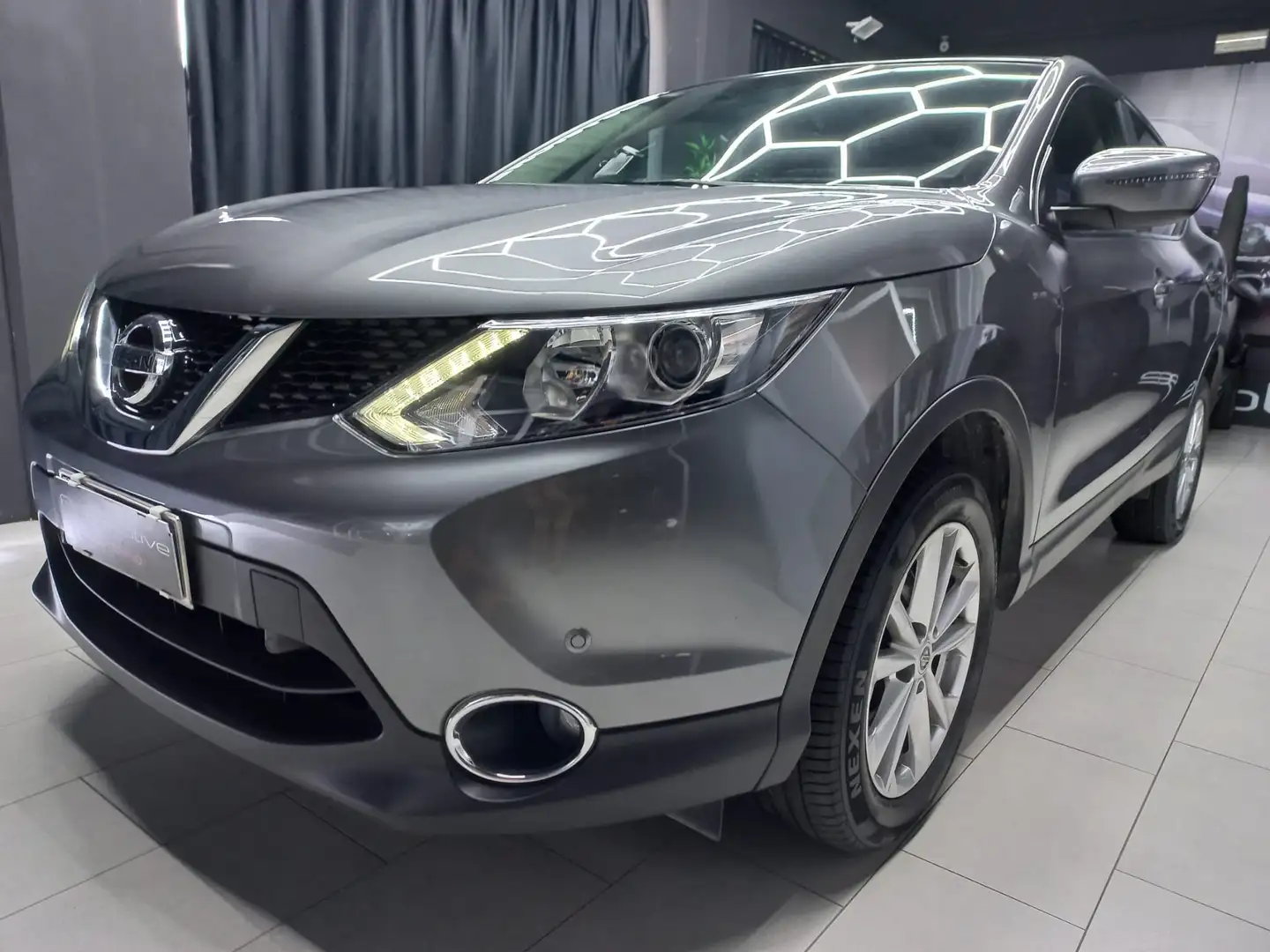 Nissan Qashqai 1.2 dig-t Acenta 115cv E6 Plateado - 1