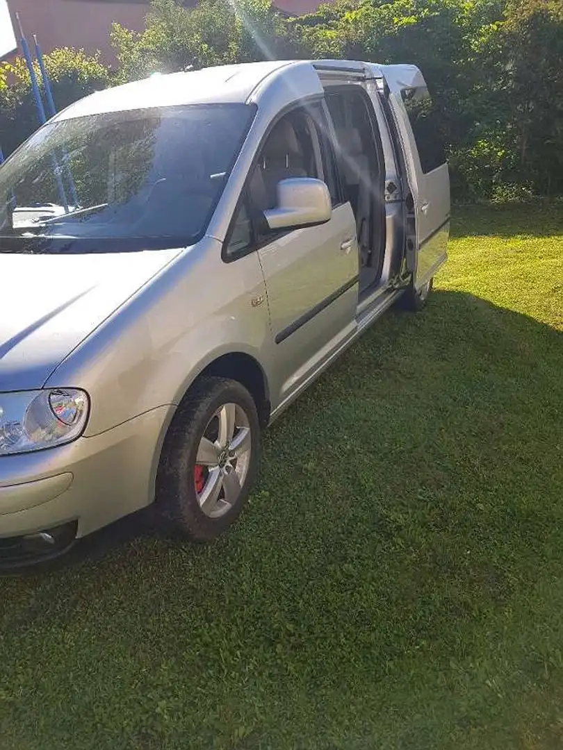 Volkswagen Caddy Caddy Kombi Maxi Life Family 2,0 TDI D-PF Серебристый - 2