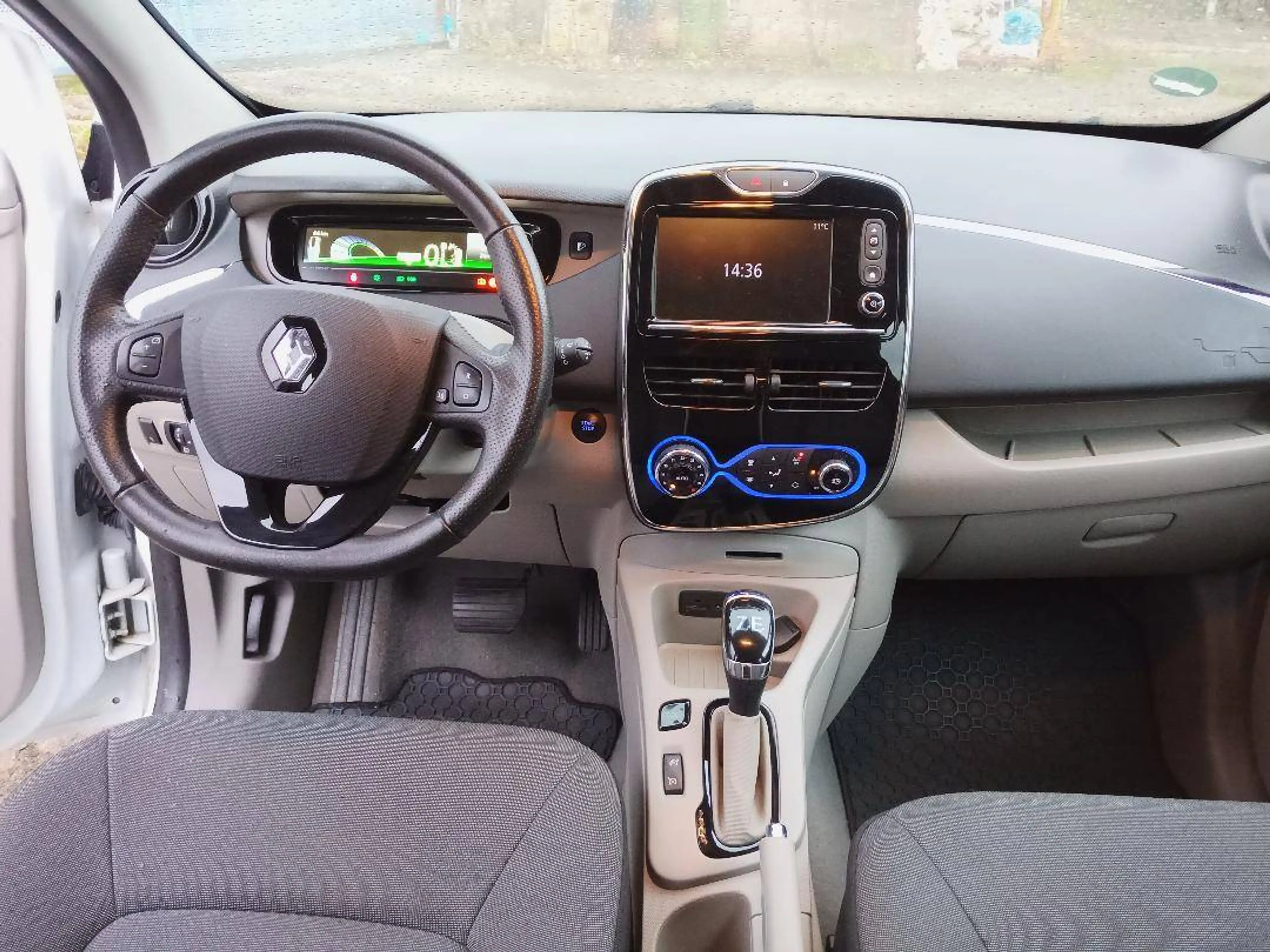 Renault ZOE Intens — photo 7