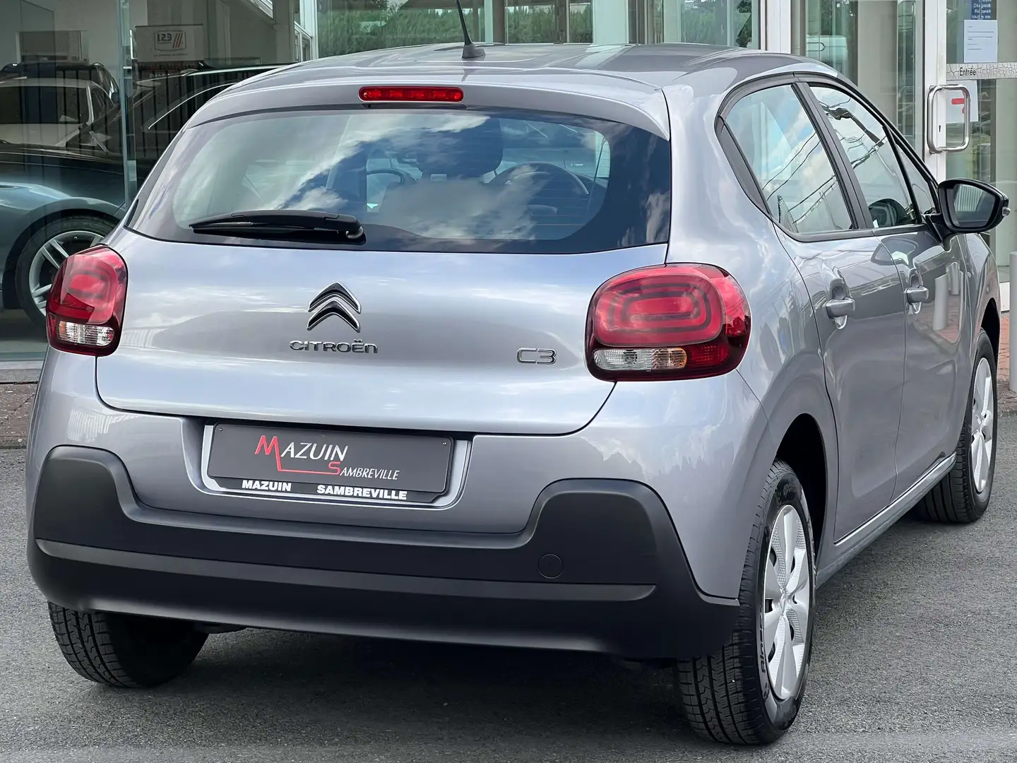 Citroen C3 1.2i Essence * Phares LED * 1er Prop * Garantie * Grigio - 2
