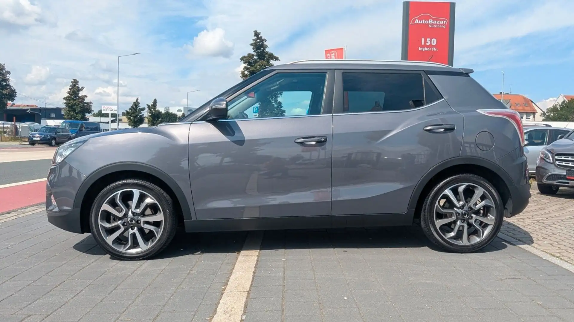 SsangYong Tivoli 1.6 e-XGi Sapphire Leder / Text lesen Szürke - 2