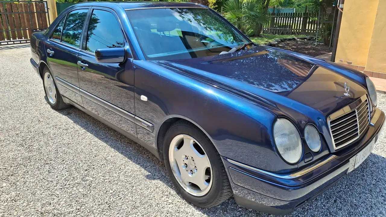 Mercedes-Benz E 200 Avantgarde serie 210, foto 1