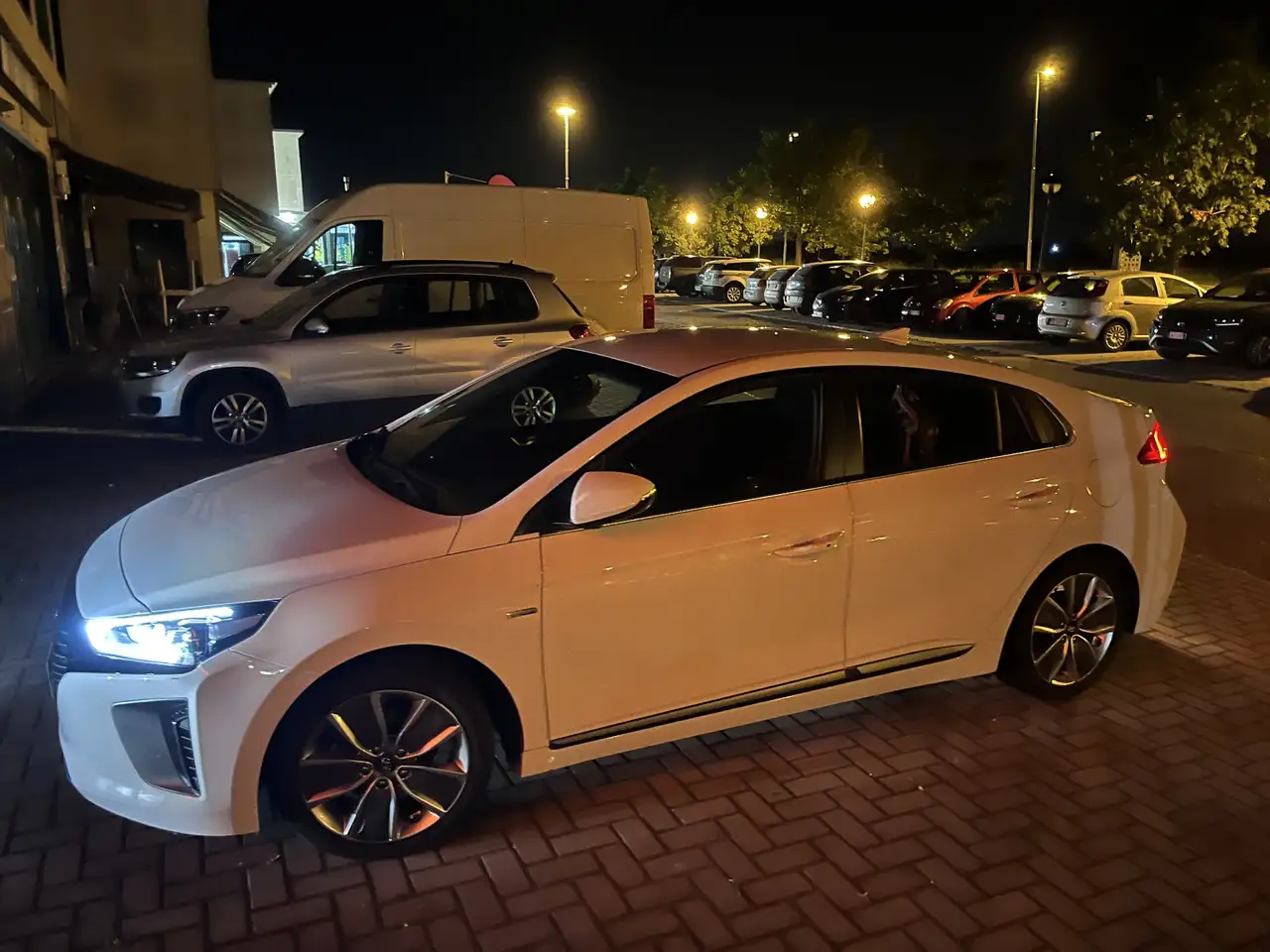 Hyundai IONIQ