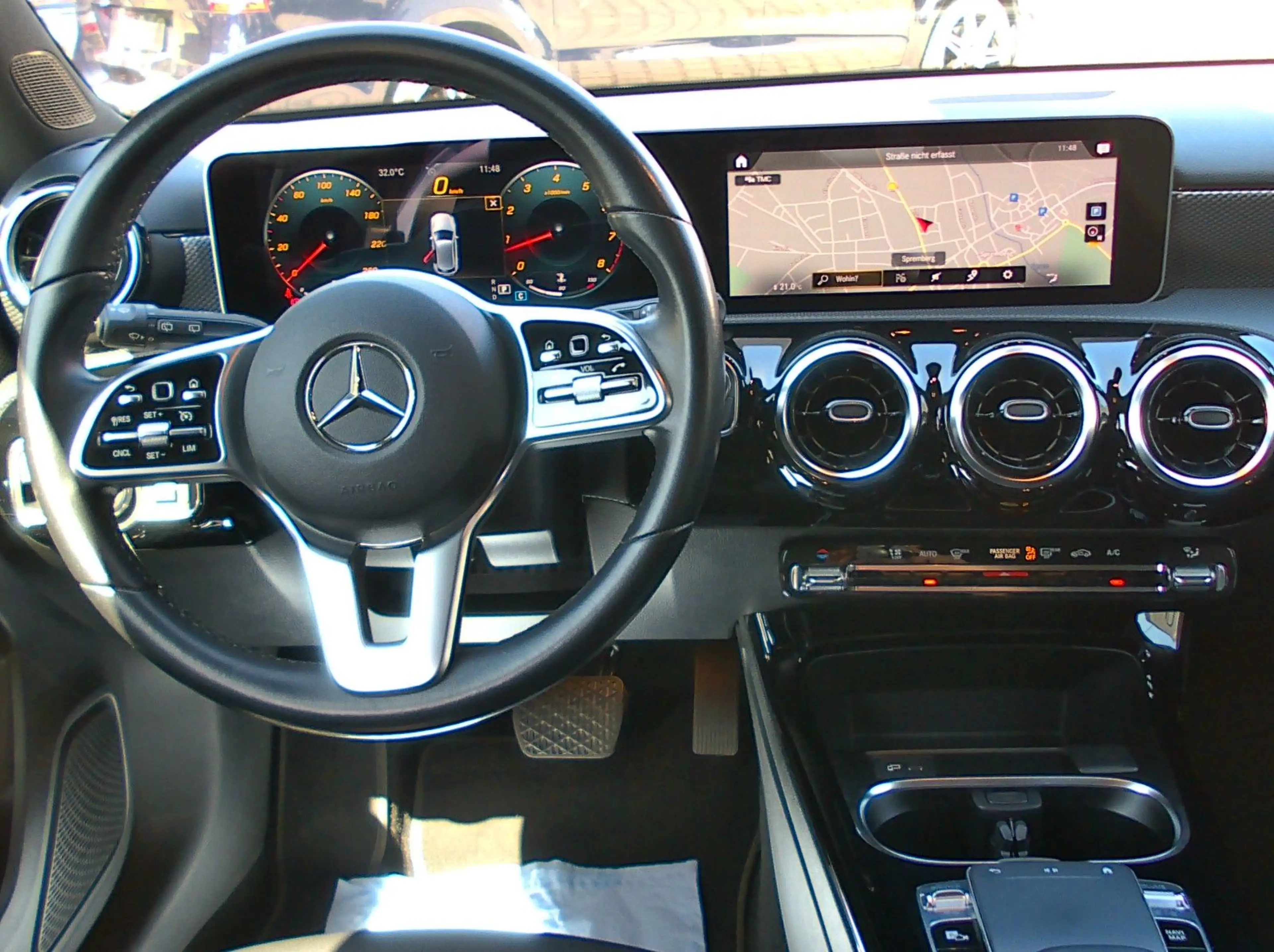 Mercedes-Benz A 220 DCT — photo 7