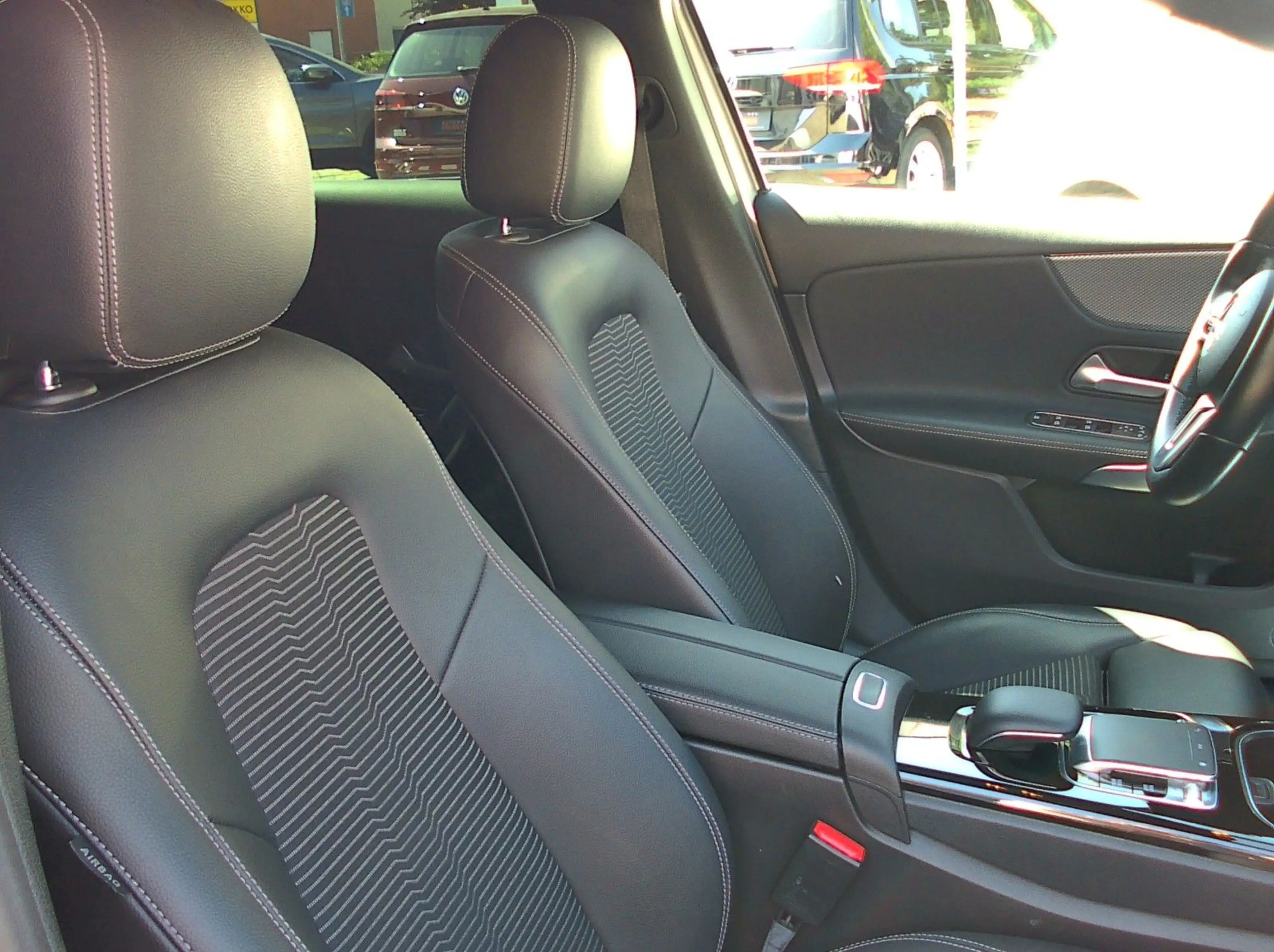 Mercedes-Benz A 220 DCT — photo 11