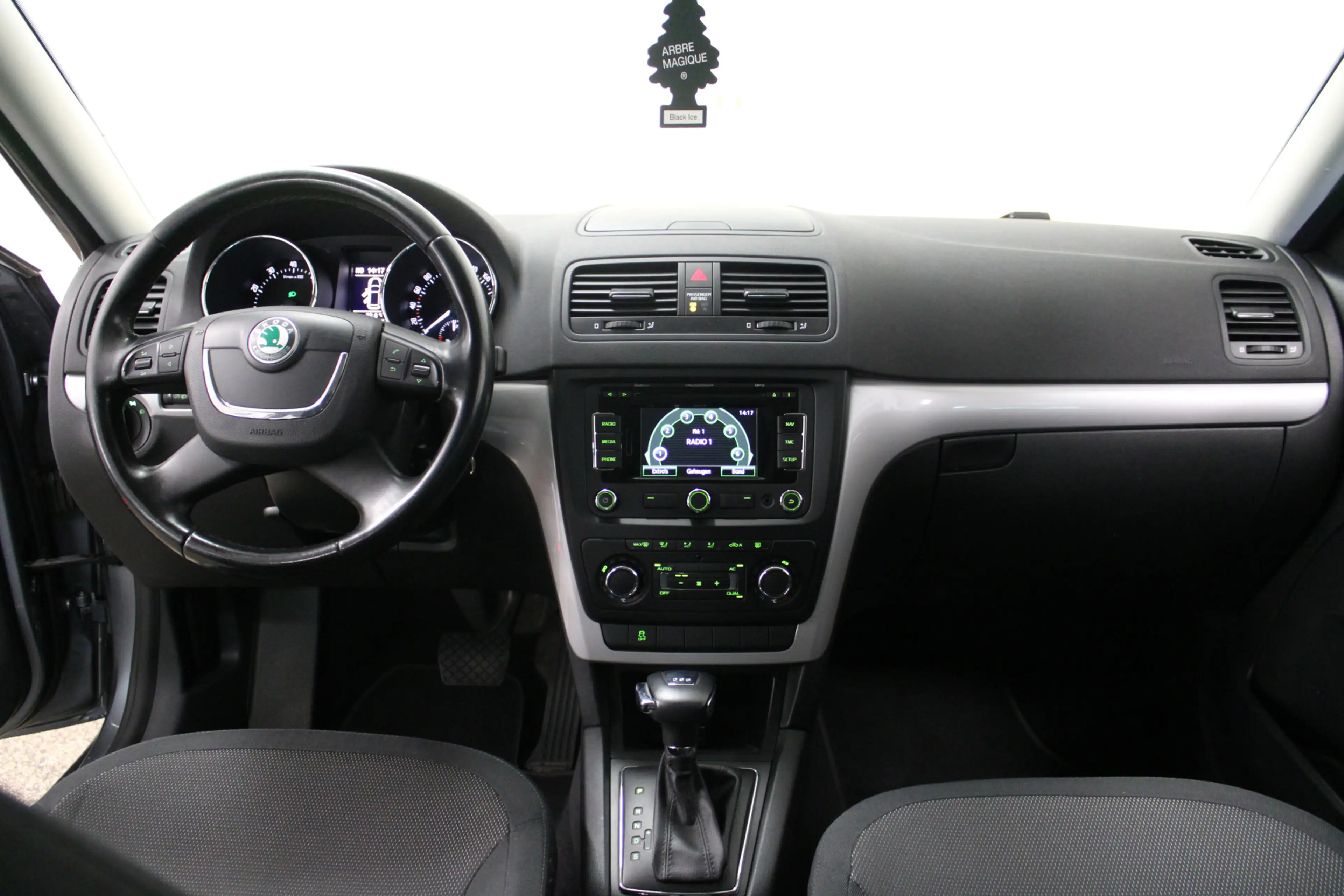 Skoda Yeti 1.2 TSI Ambition — photo 4