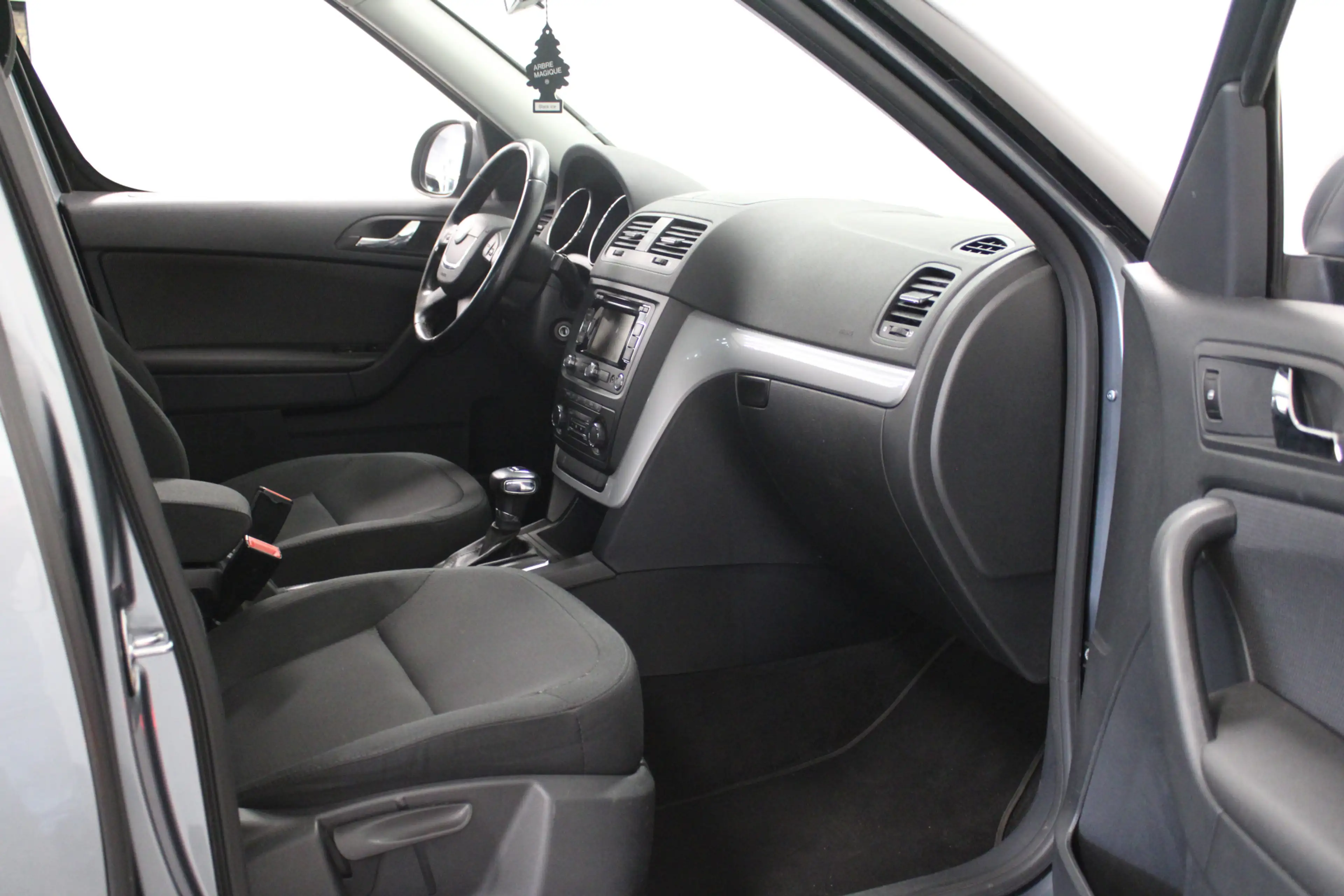 Skoda Yeti 1.2 TSI Ambition — photo 9