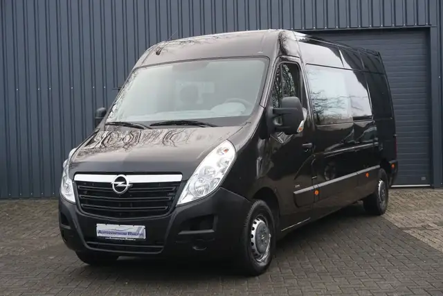 Opel Movano view 3