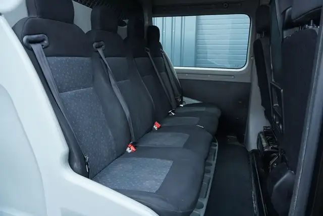 Opel Movano view 13